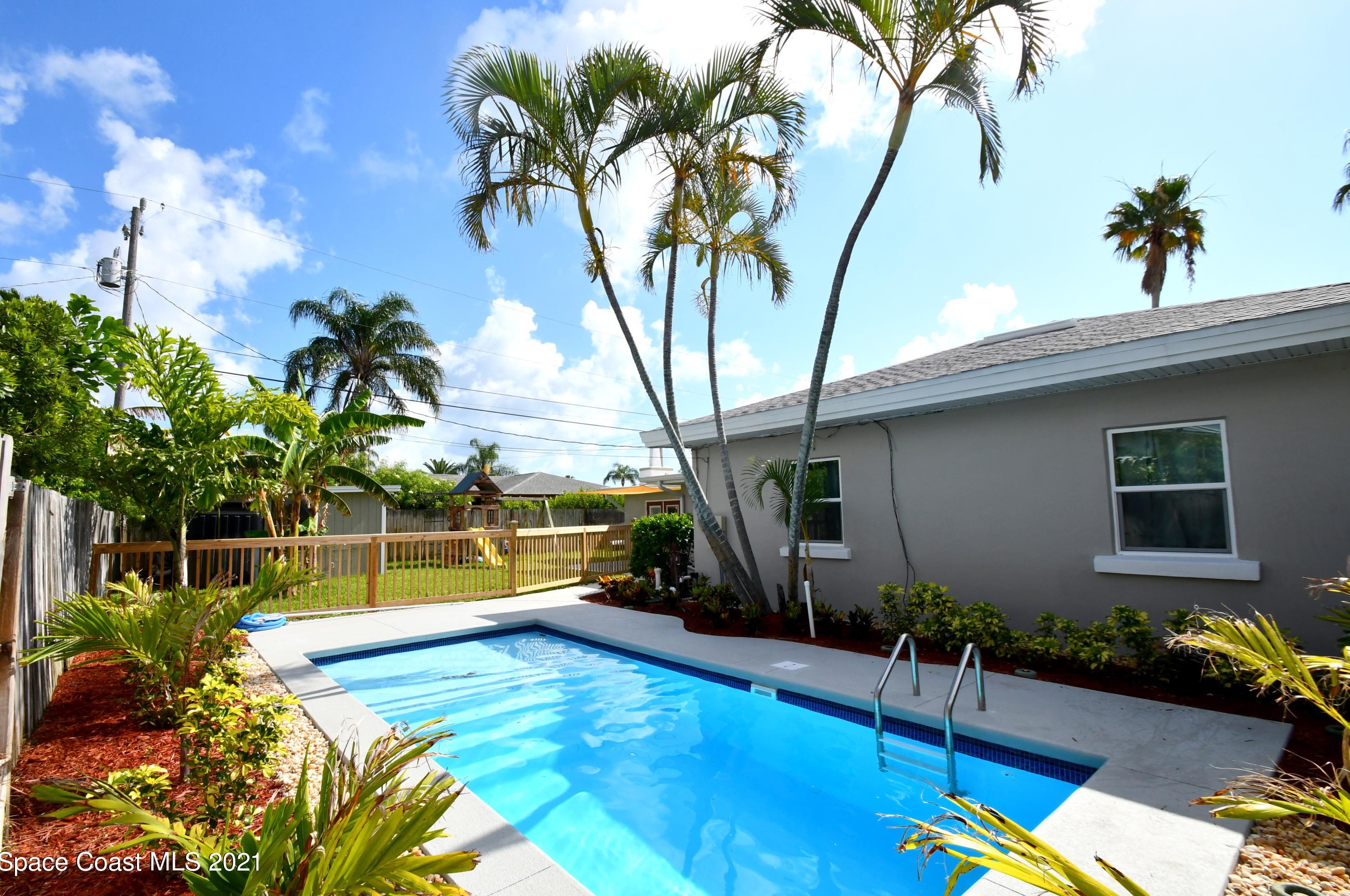 400 Wilson Ave, Melbourne FL  32937-2938 exterior