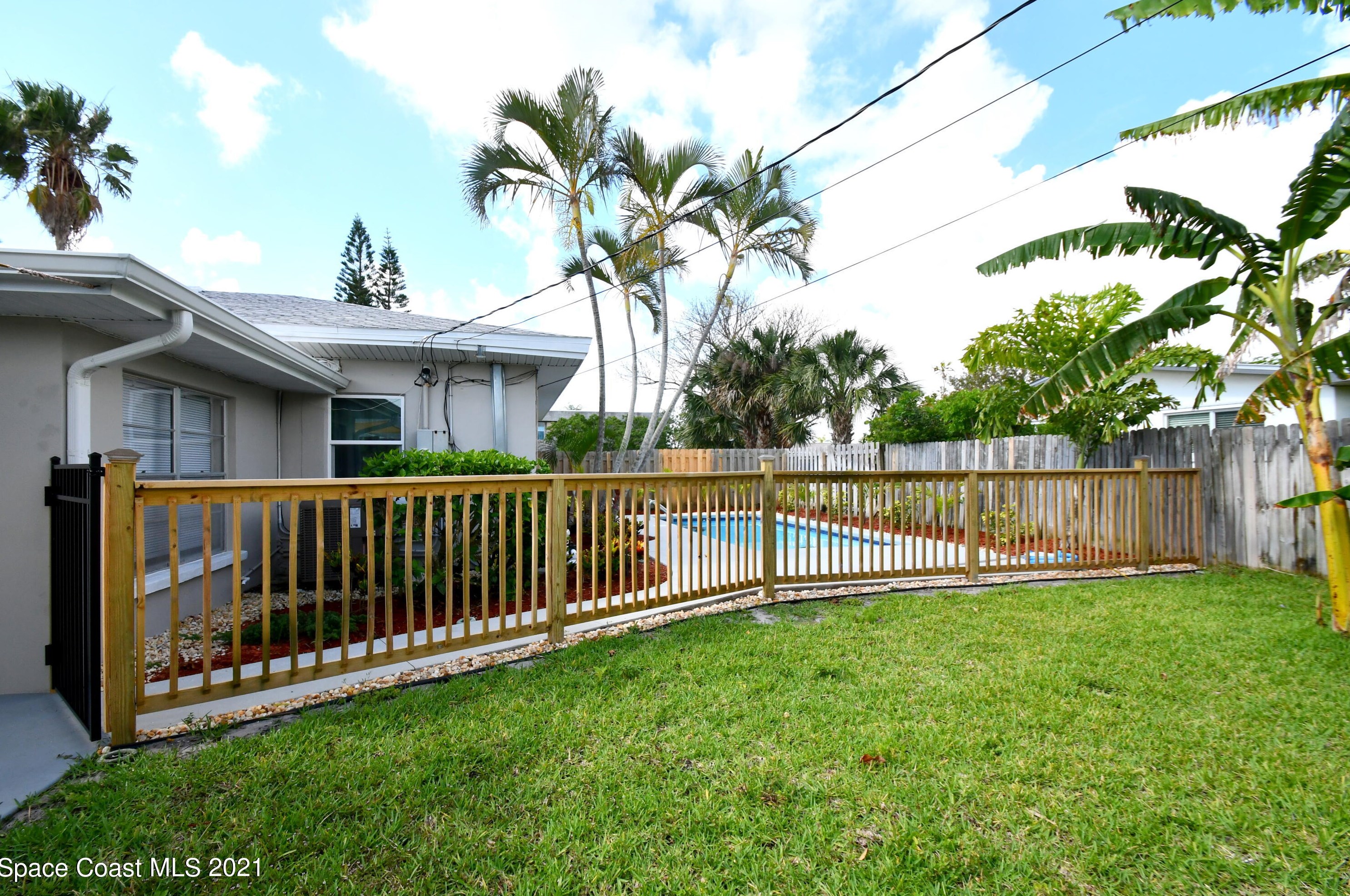 400 Wilson Ave, Melbourne FL  32937-2938 exterior