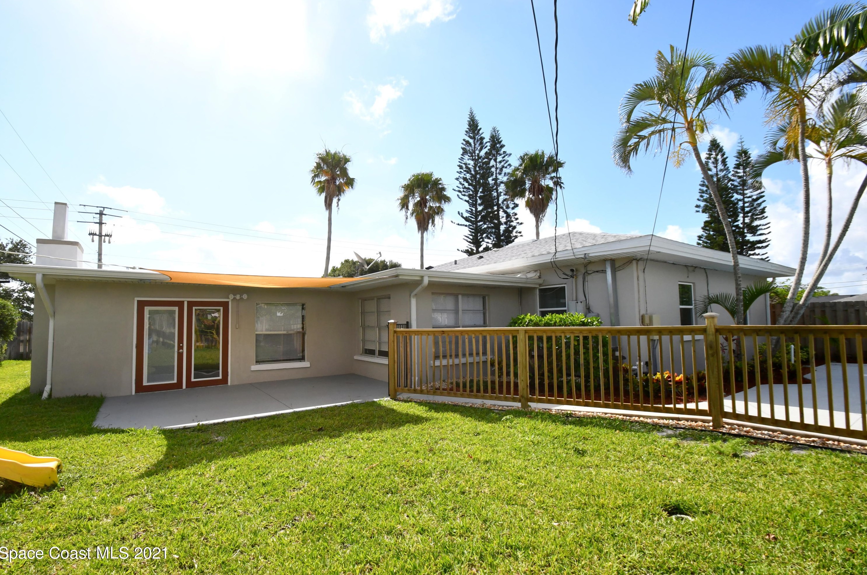 400 Wilson Ave, Melbourne FL  32937-2938 exterior