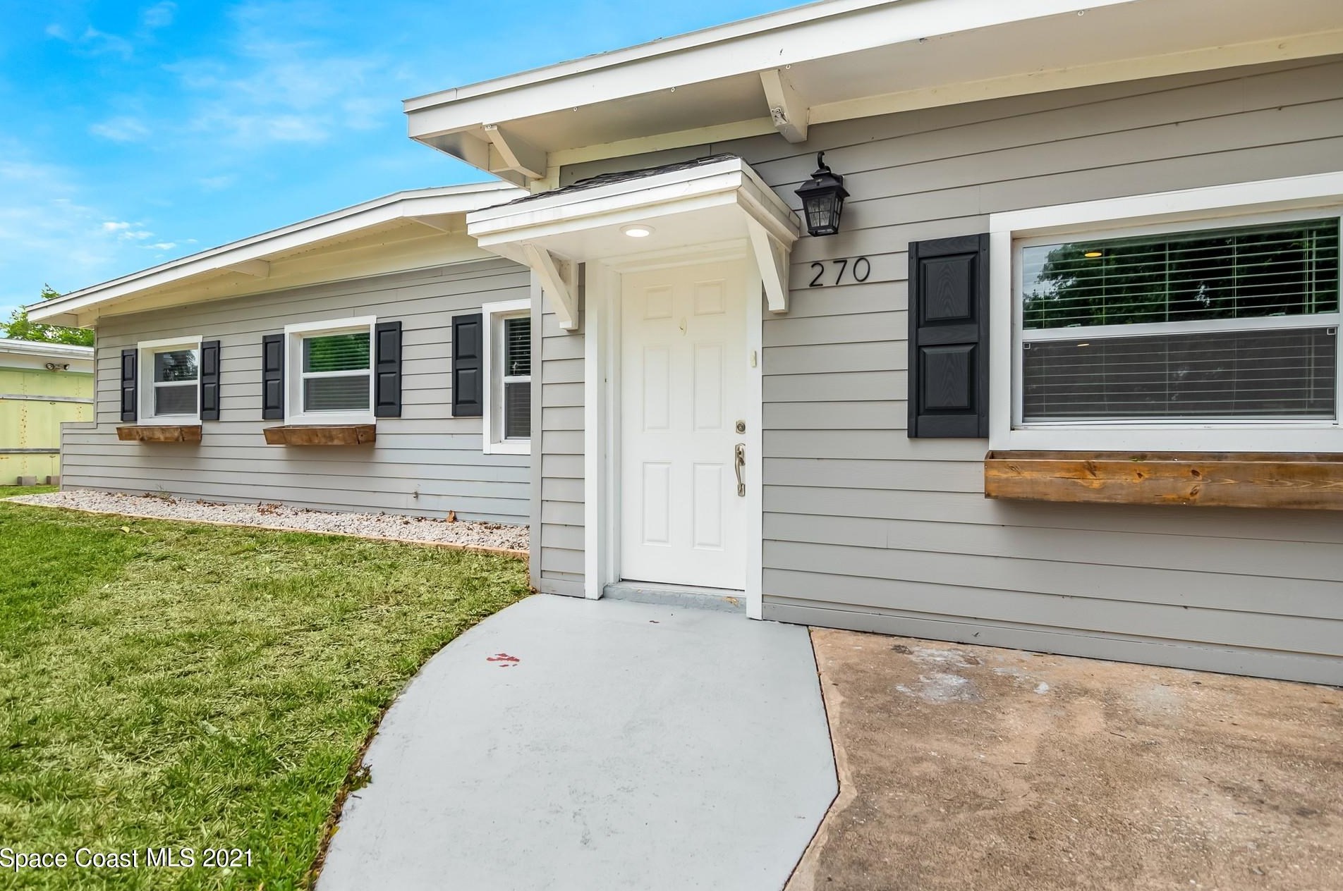 270 Birch Ave, Merritt Island, FL 32953