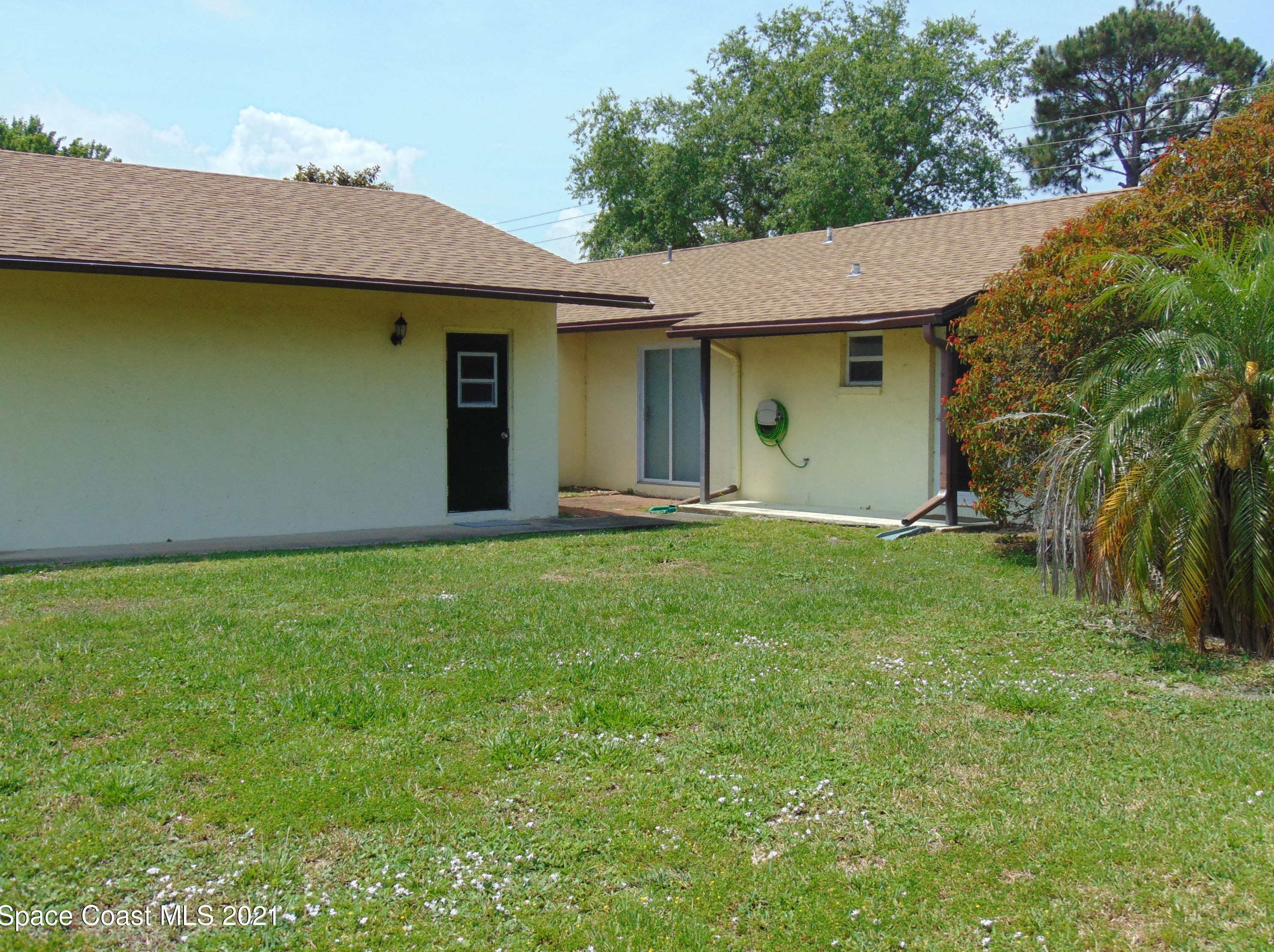 3085 Sea Gate Cir, Merritt Island FL  32953-8323 exterior