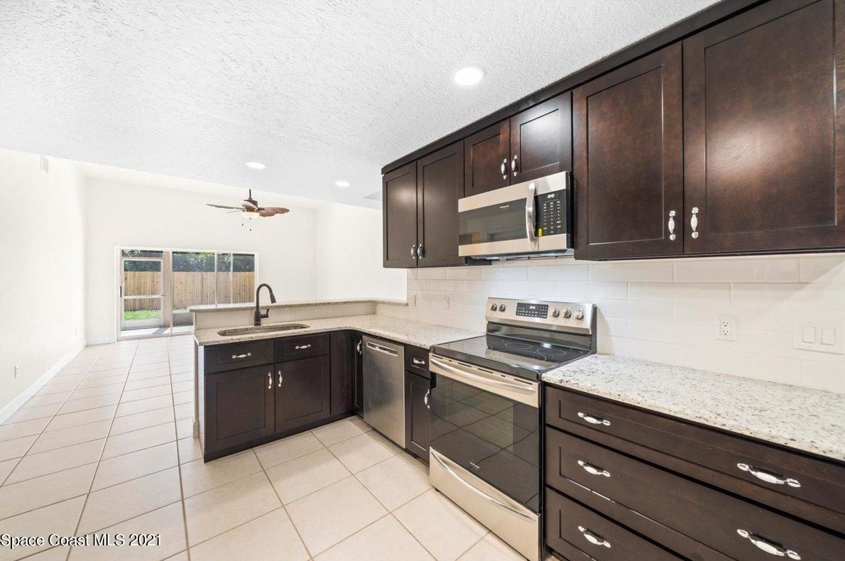 639 Heather Stone Dr, Merritt Island FL  32953-4341 exterior