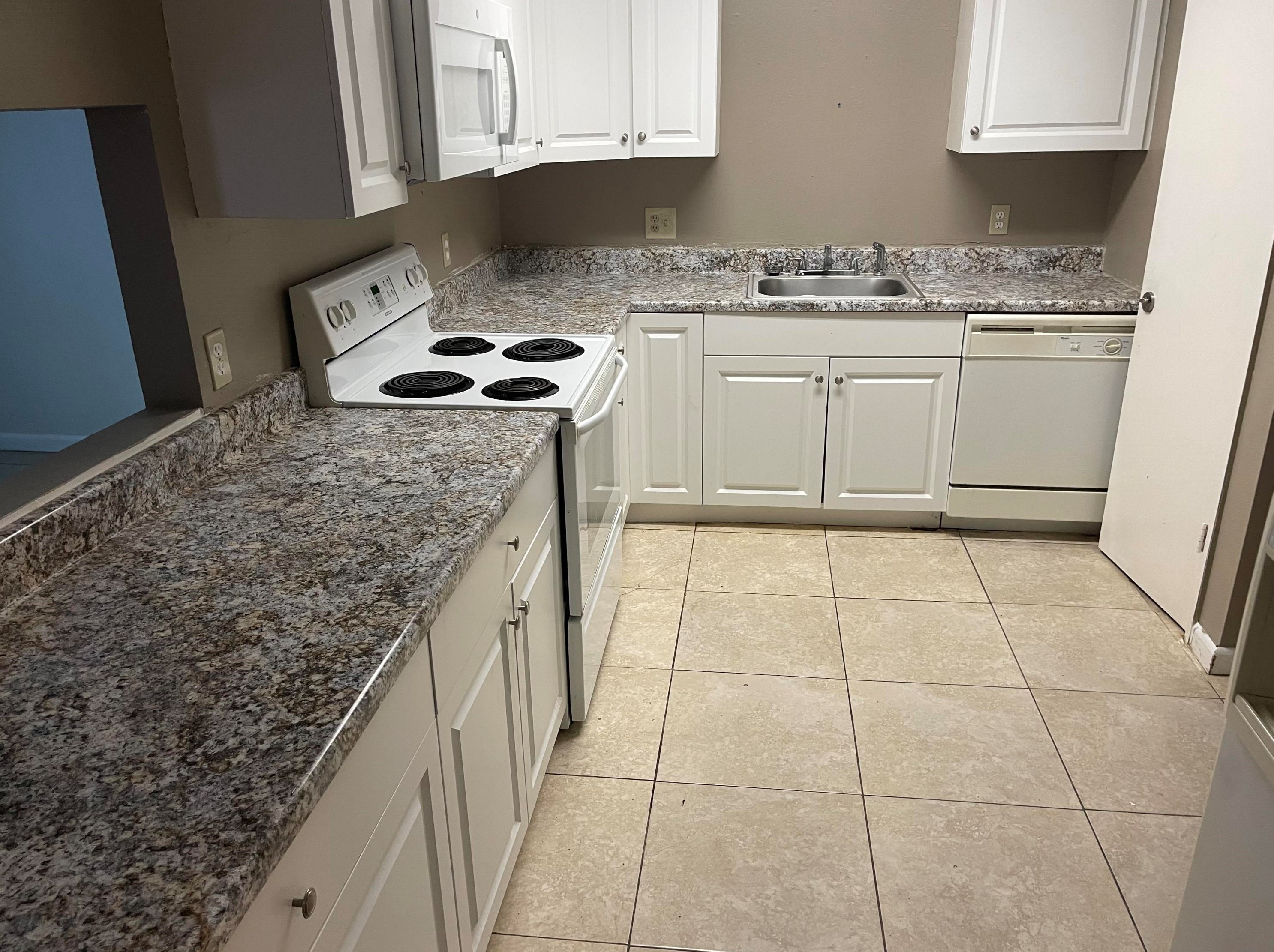 3313 Pinewood Dr, Melbourne FL  32905-2989 exterior