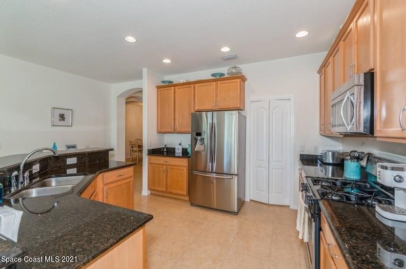 6424 Trieda Dr, Melbourne FL 32940-8079 exterior