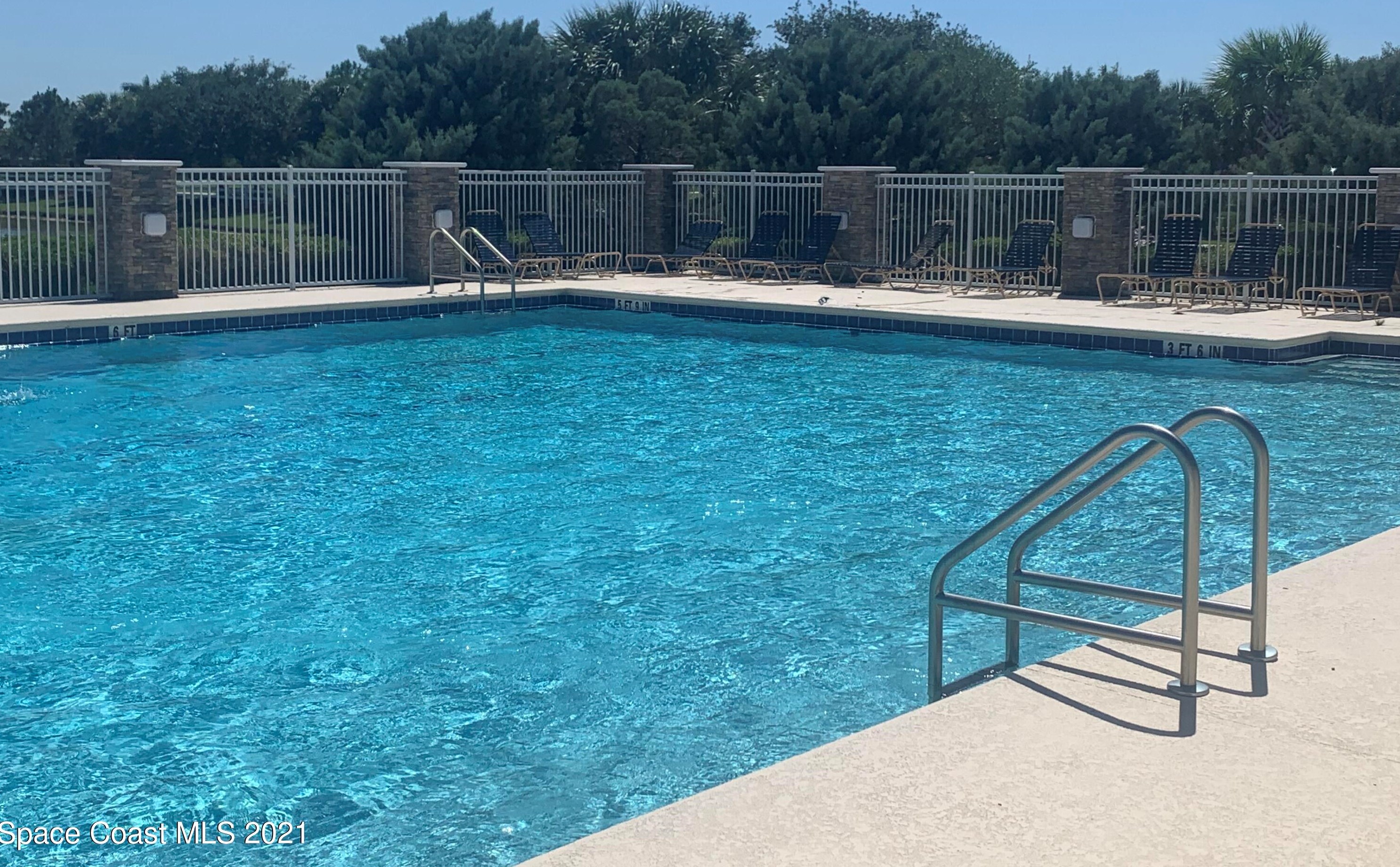 6424 Trieda Dr, Melbourne FL 32940-8079 exterior