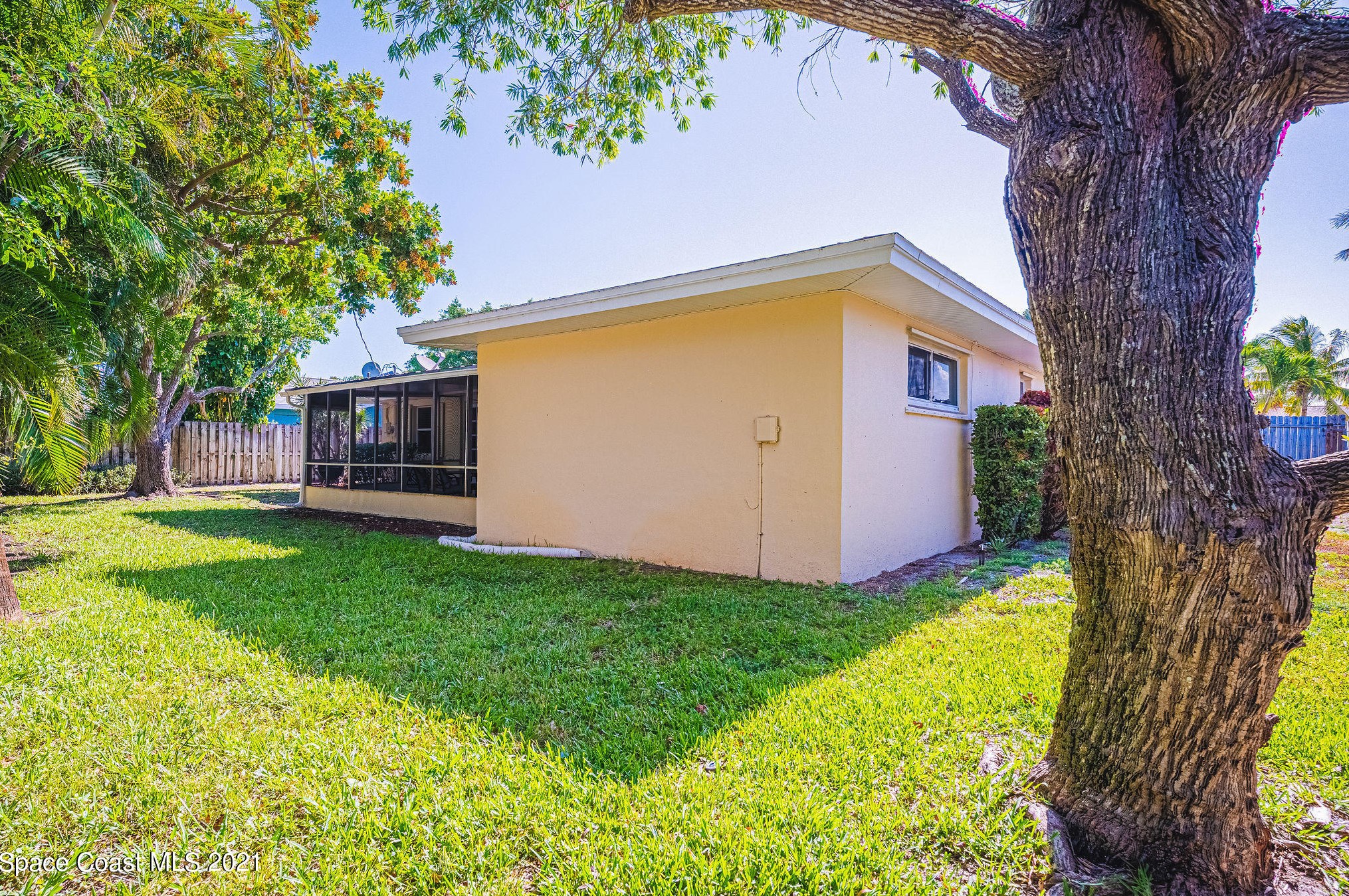 240 Avocado St, Melbourne FL  32937-3002 exterior
