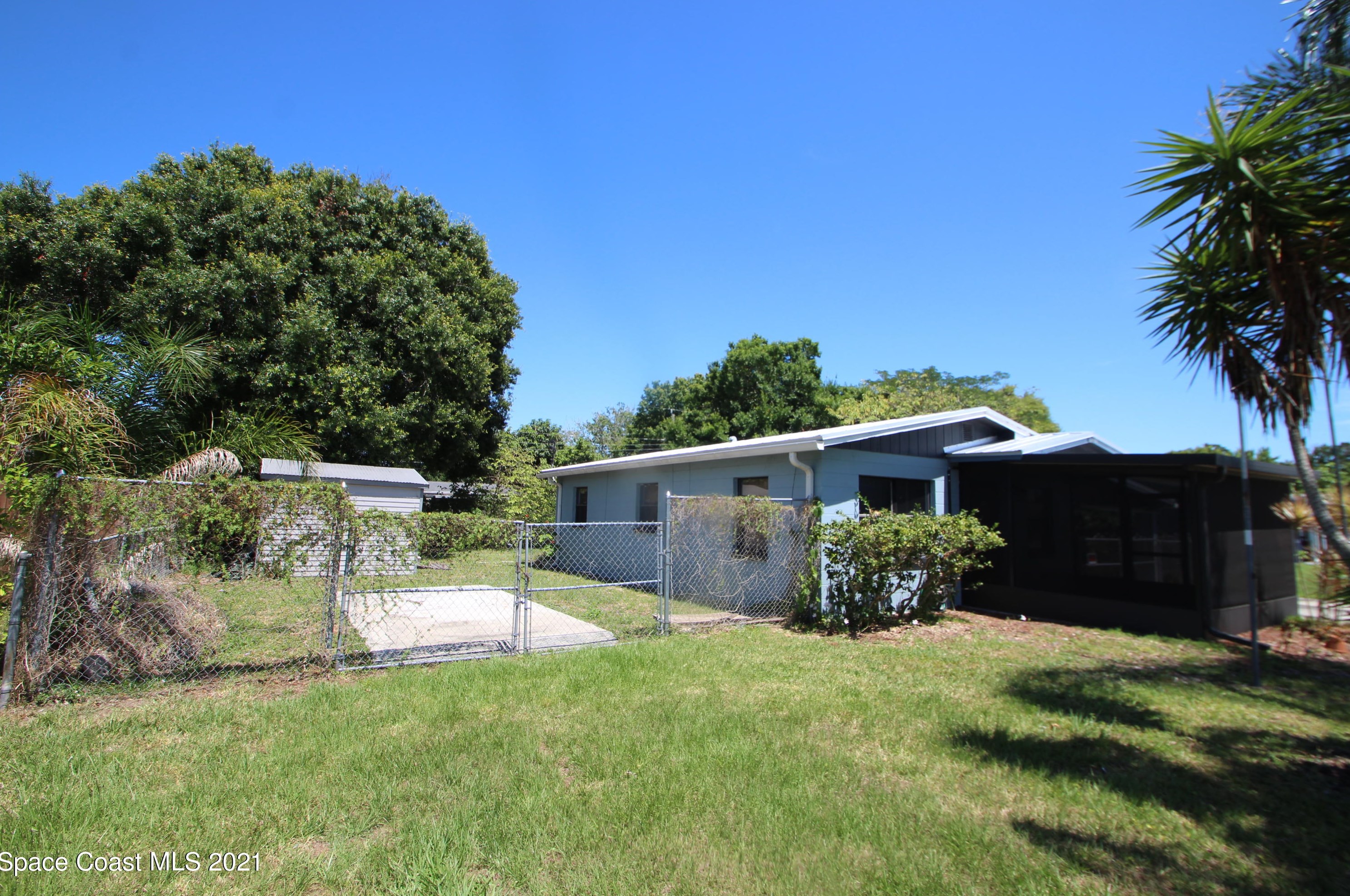 1069 Collins St, Melbourne FL  32935-2710 exterior