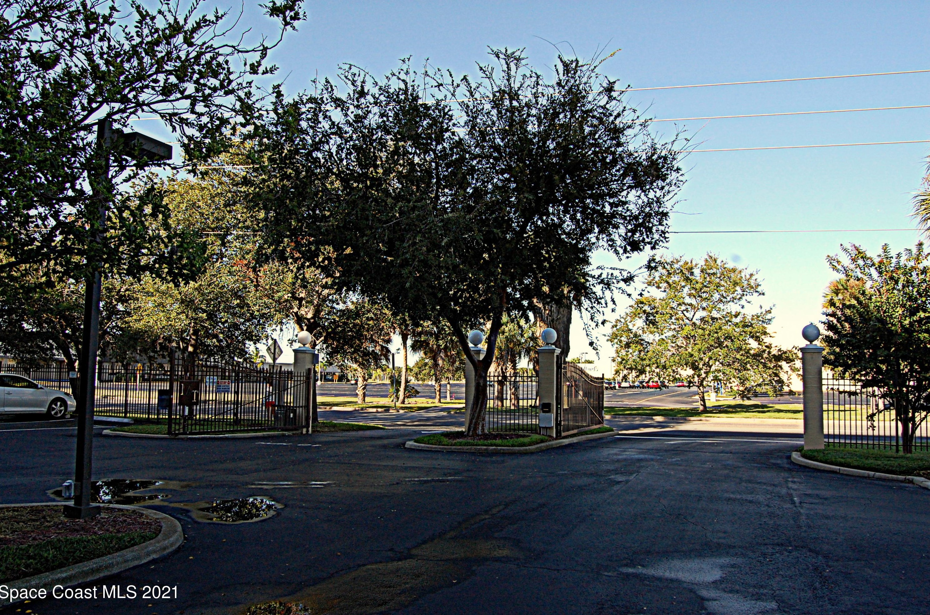 250 Sykes Creek Pkwy, Merritt Island FL  32952-3303 exterior