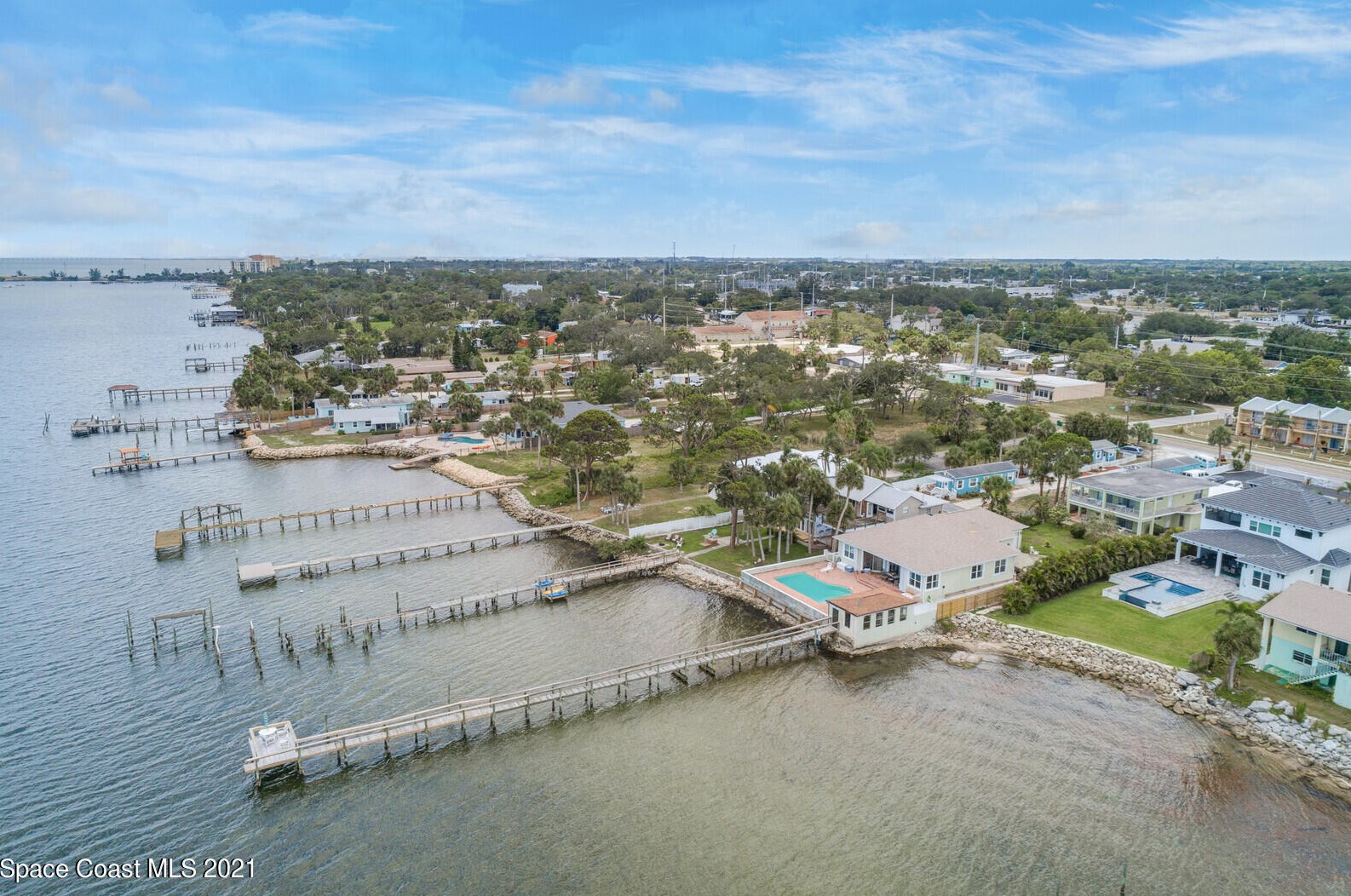 2189 Pineapple Ave, Melbourne FL 32935-6601 exterior