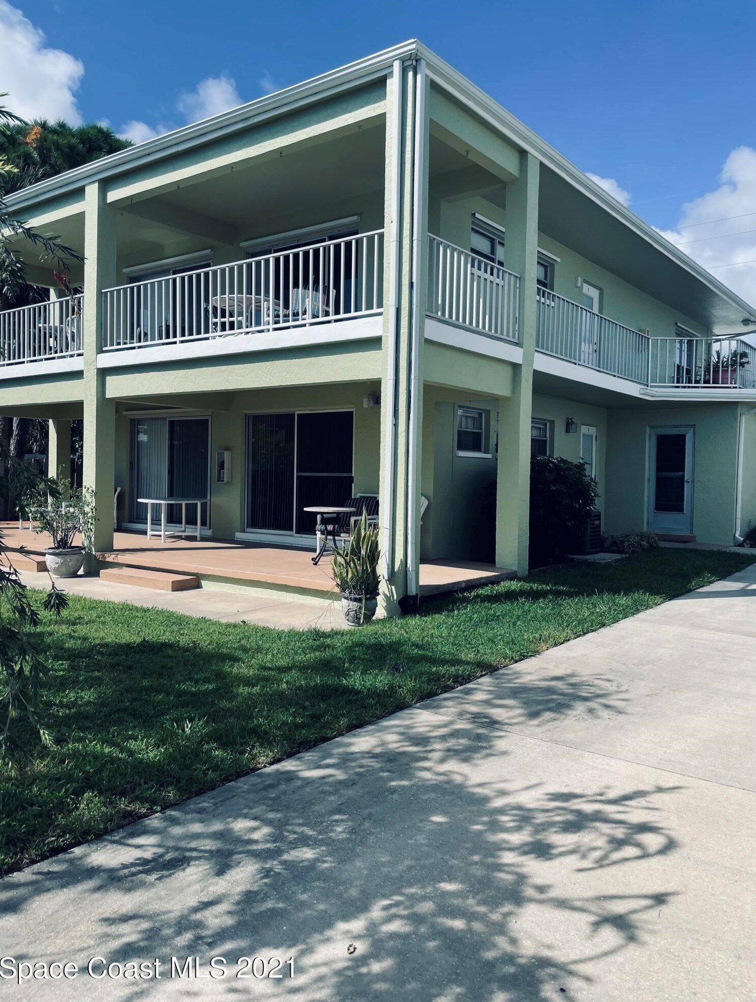 2189 Pineapple Ave, Melbourne FL 32935-6601 exterior