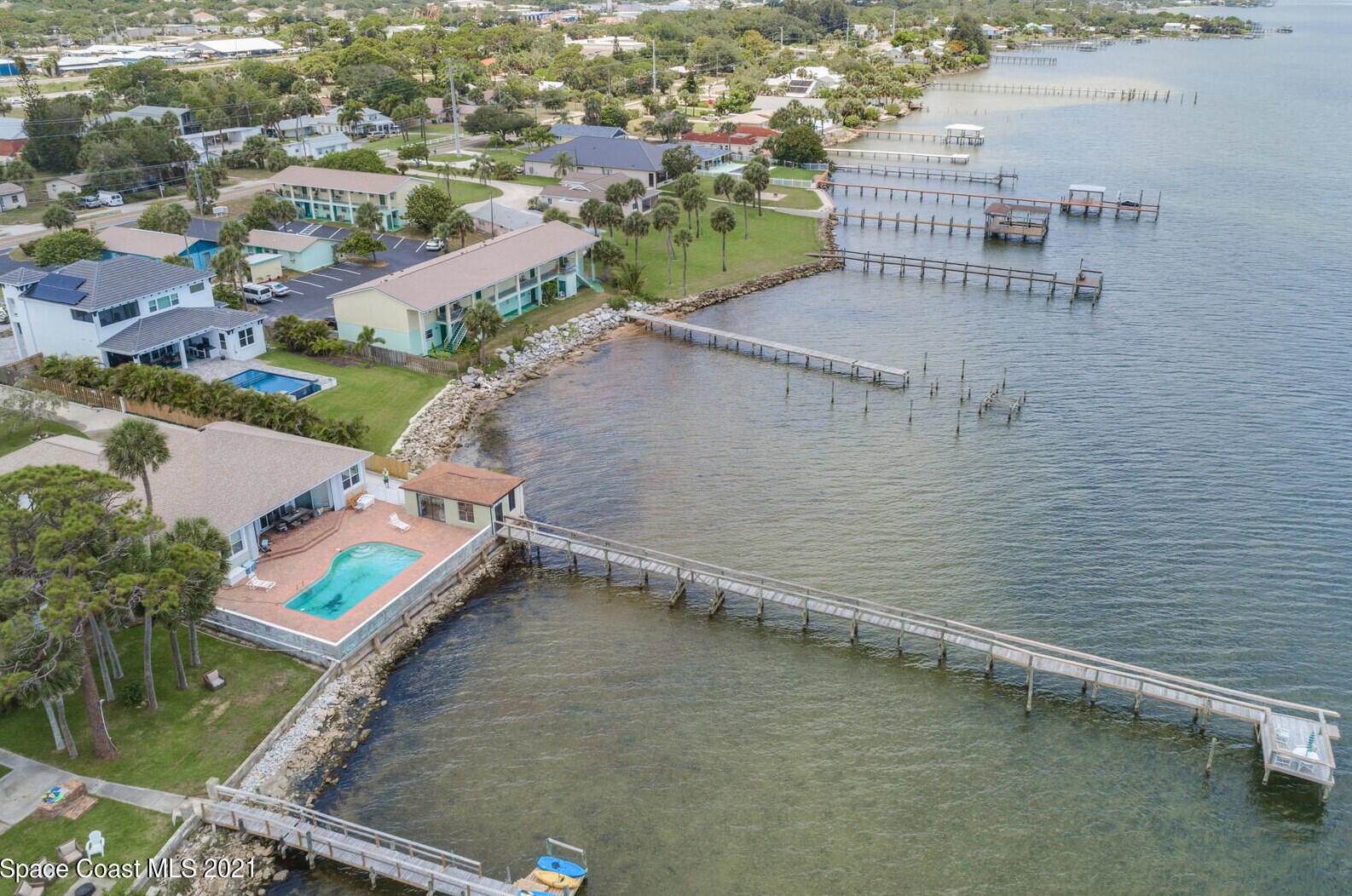 2189 Pineapple Ave, Melbourne FL 32935-6601 exterior