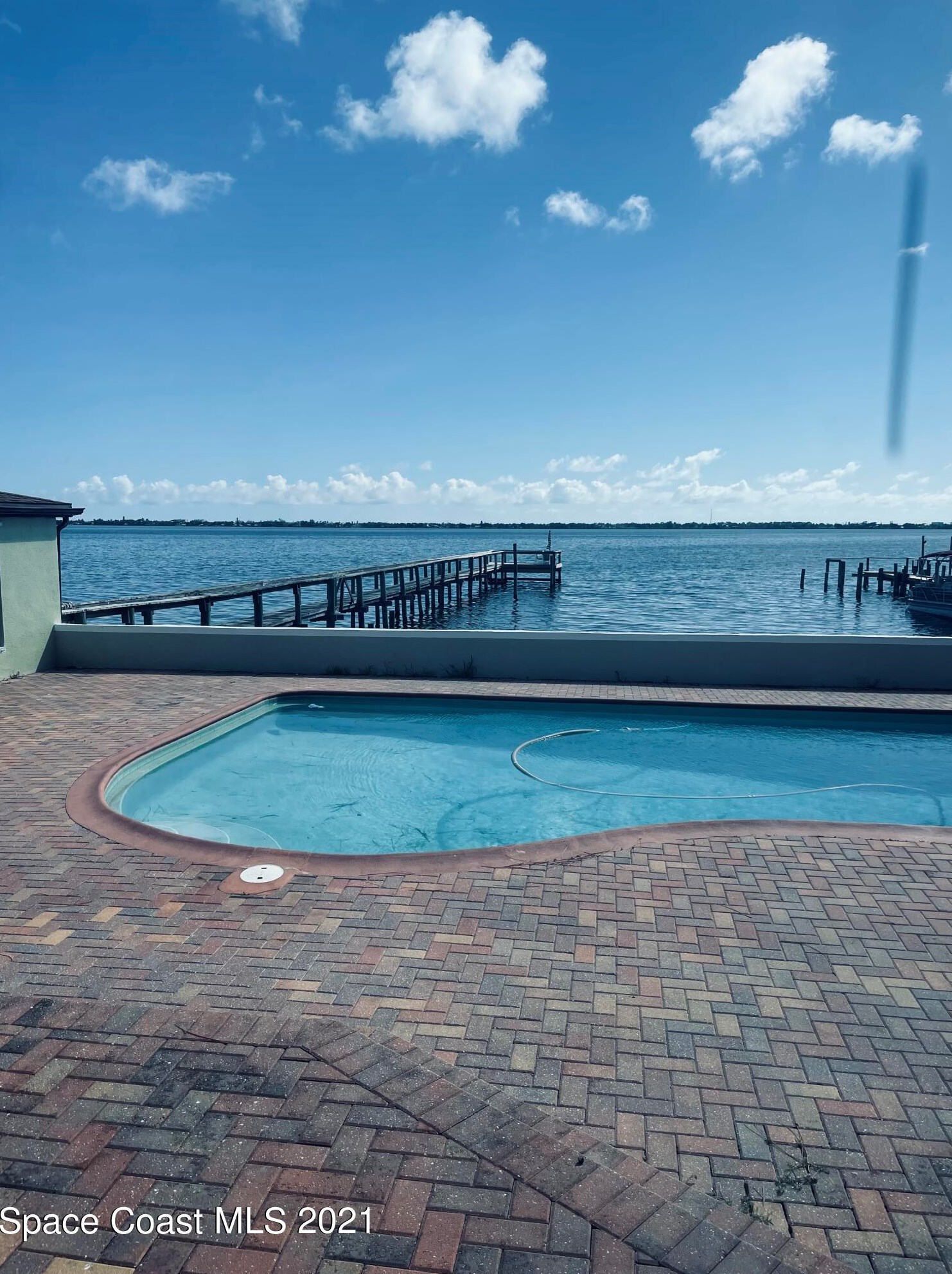 2189 Pineapple Ave, Melbourne FL 32935-6601 exterior