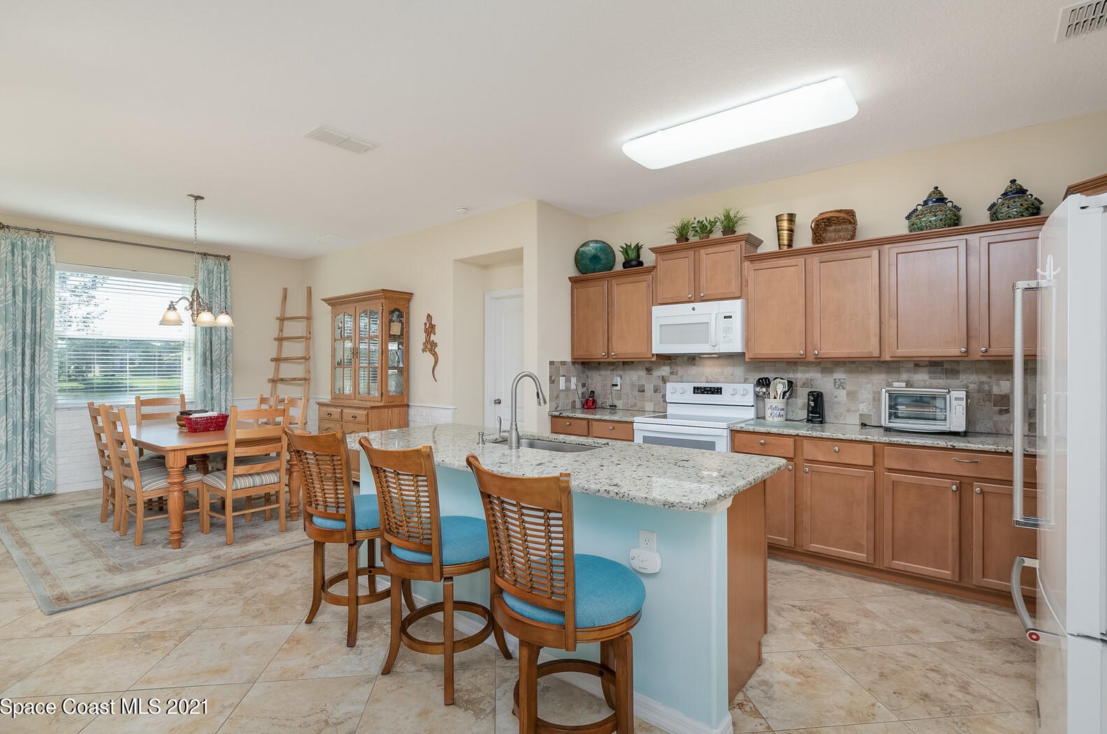 6085 Trieda Dr, Melbourne FL  32940-8071 exterior