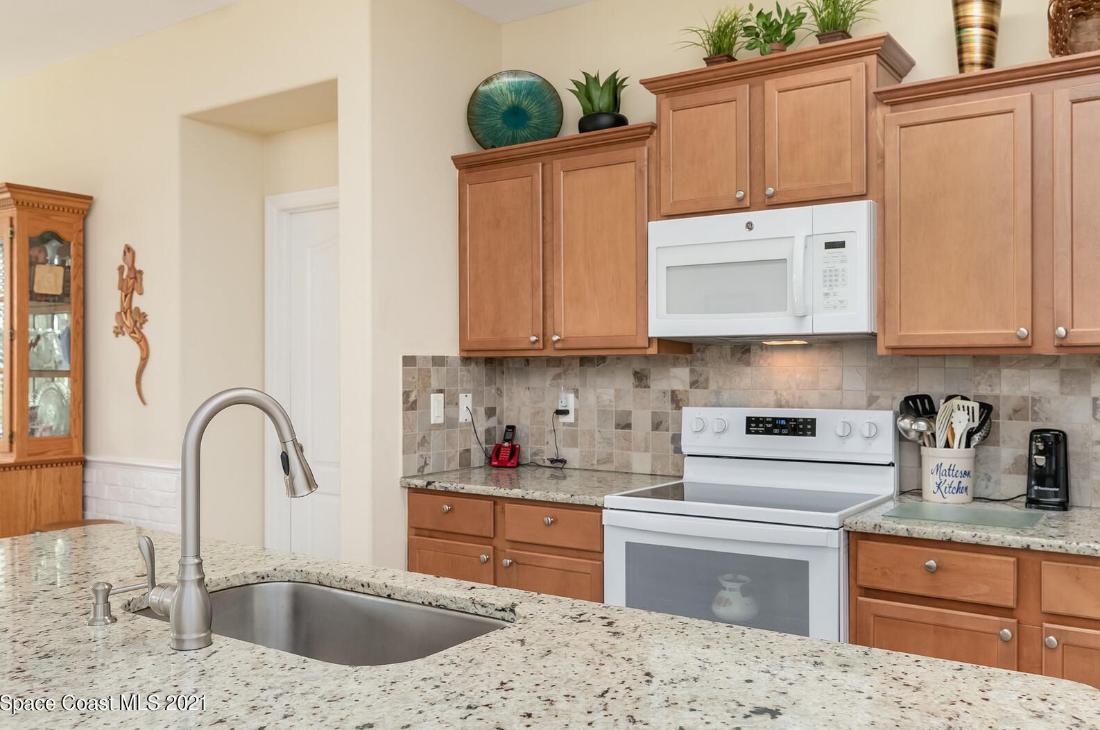 6085 Trieda Dr, Melbourne FL  32940-8071 exterior