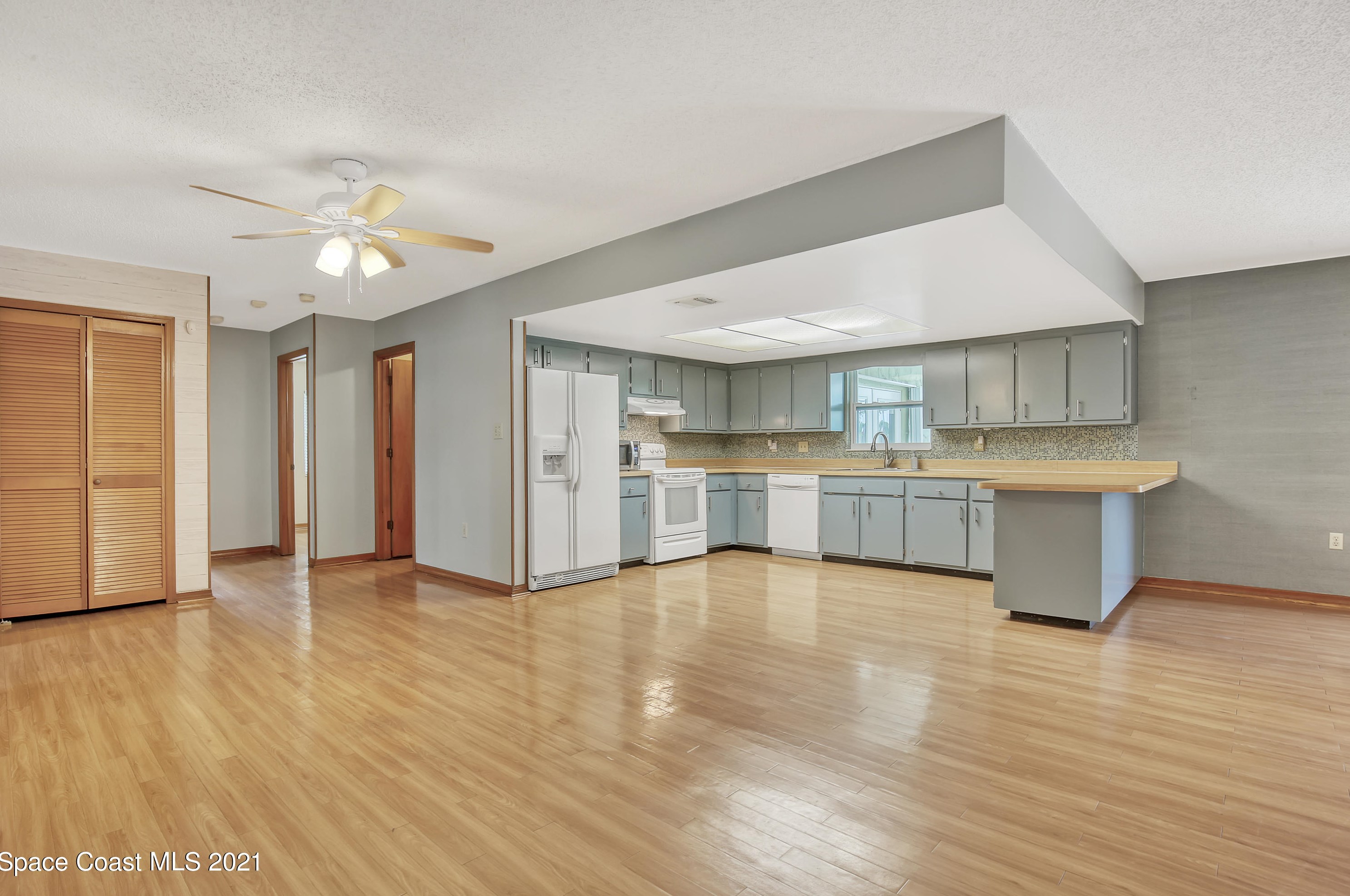 660 Oak Park Cir, Merritt Island FL  32953-4160 exterior