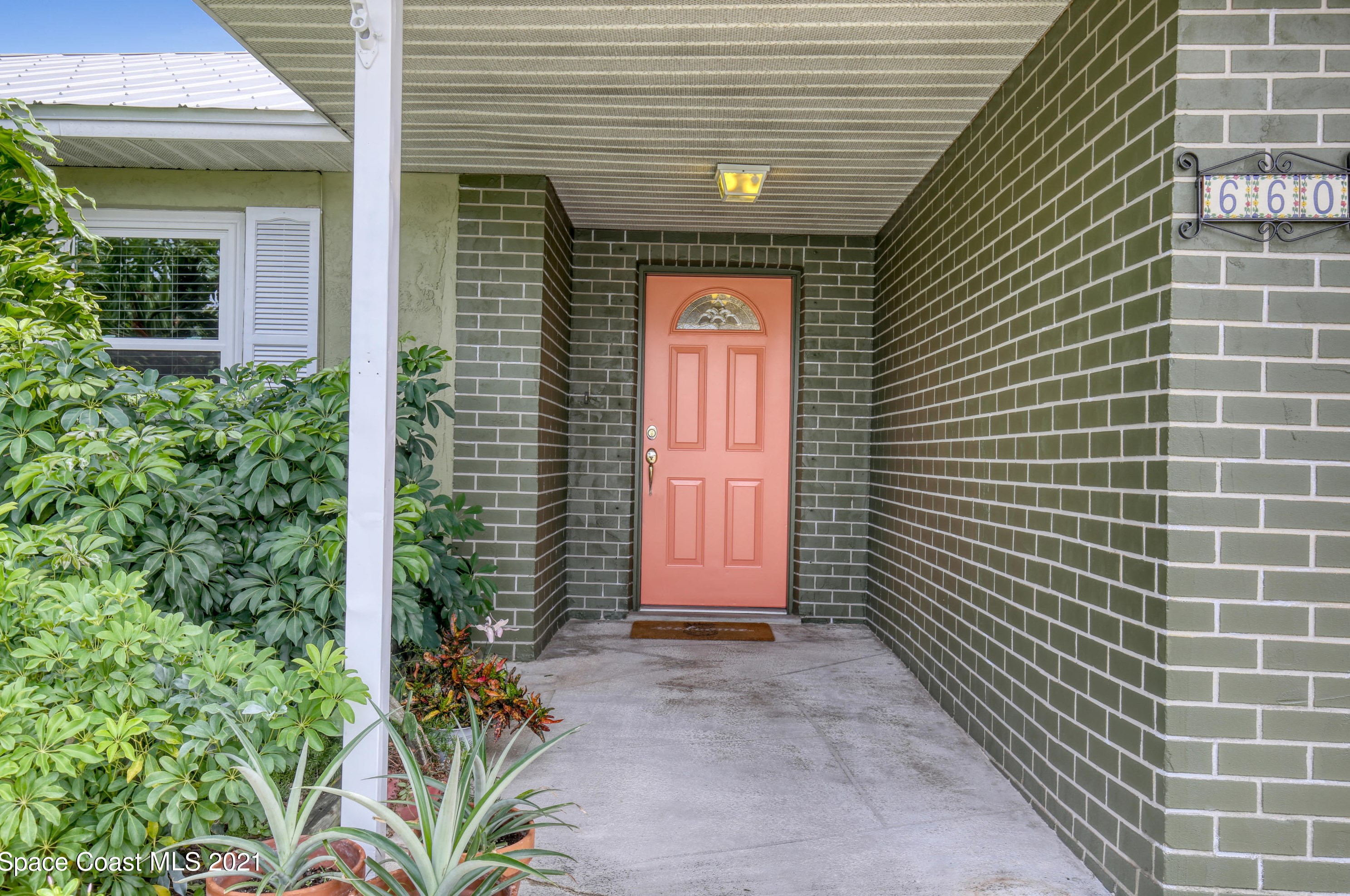 660 Oak Park Cir, Merritt Island FL  32953-4160 exterior