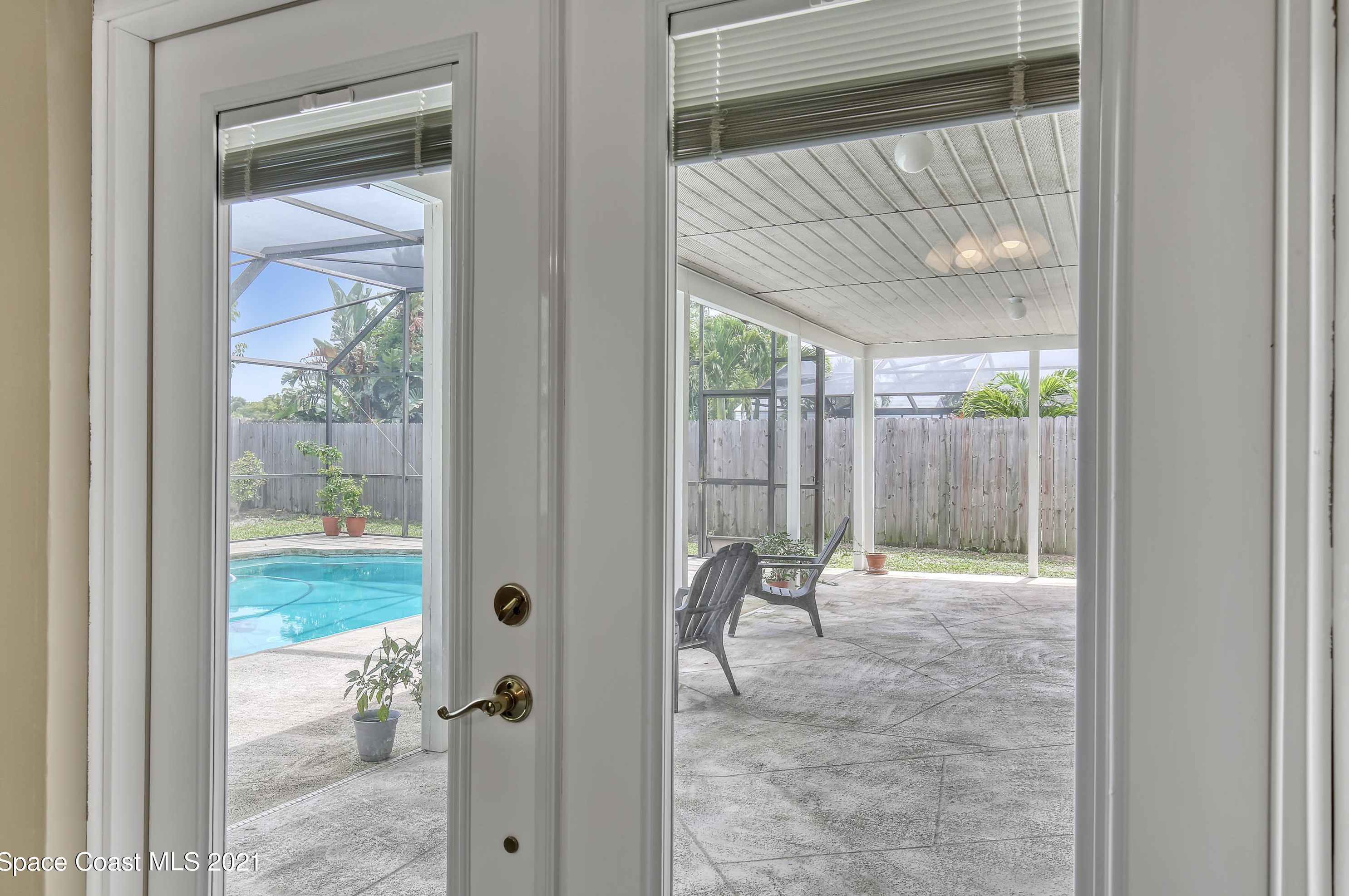660 Oak Park Cir, Merritt Island FL  32953-4160 exterior