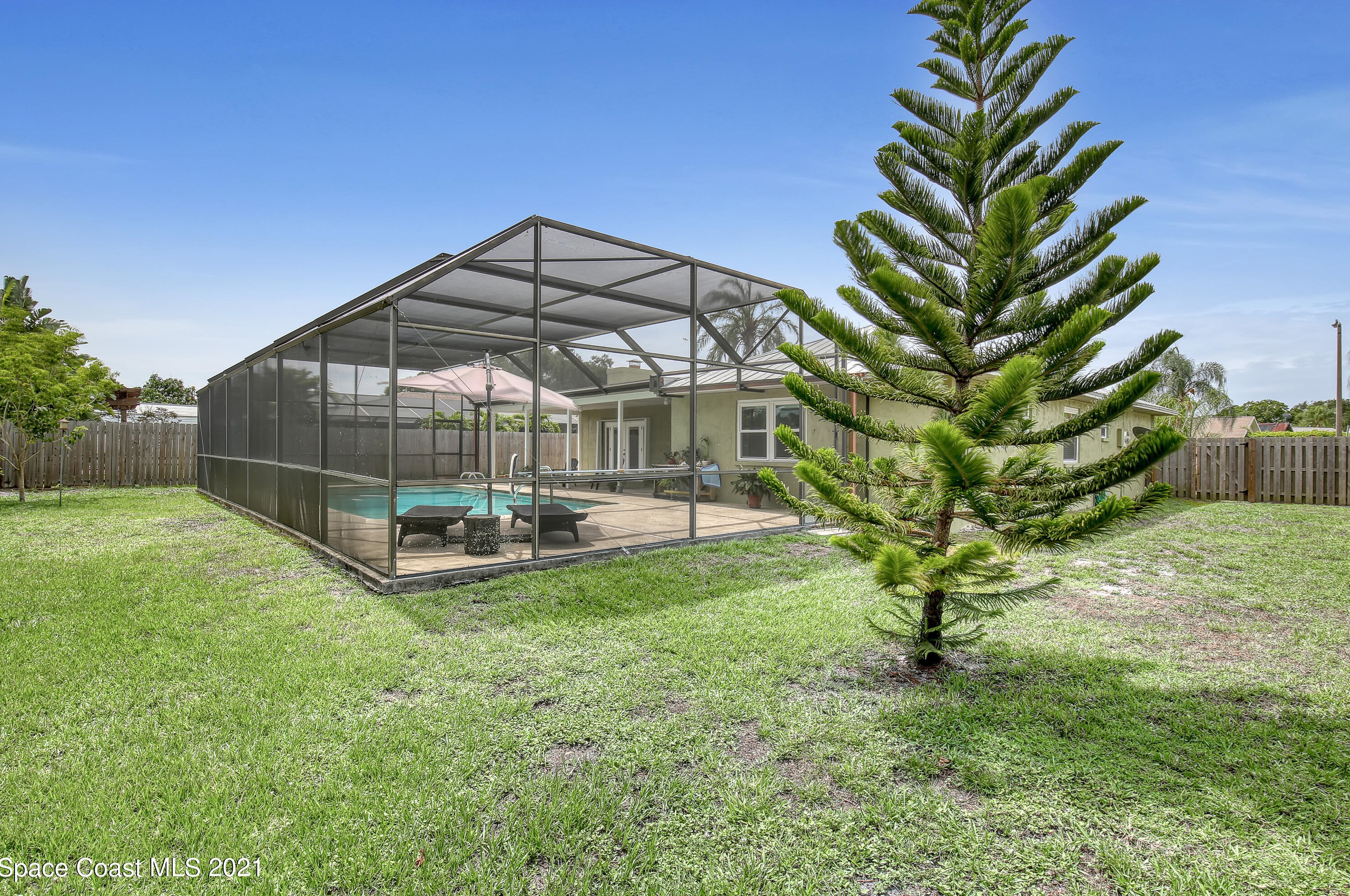 660 Oak Park Cir, Merritt Island FL  32953-4160 exterior