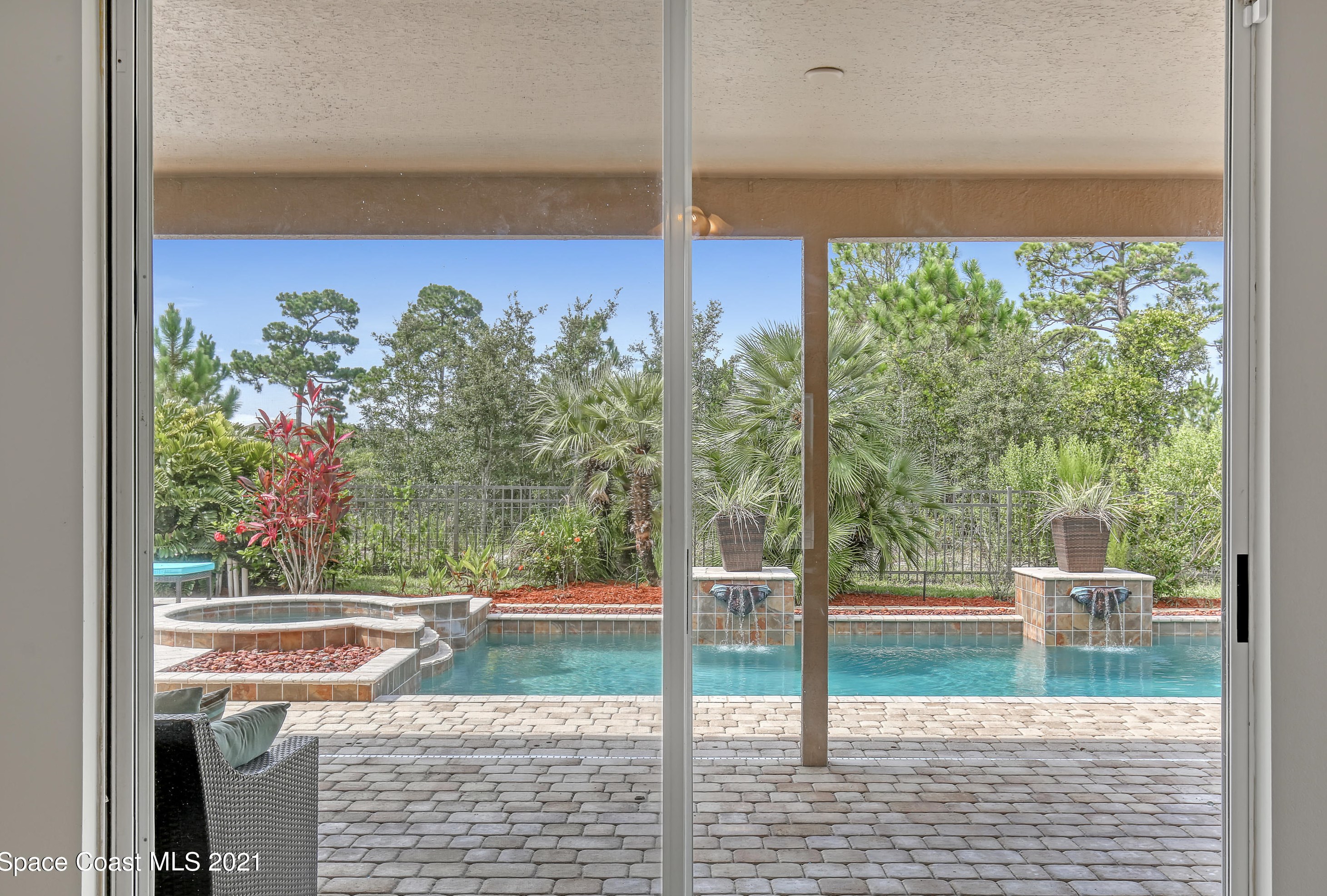 1209 Tipperary Dr, Melbourne FL  32940-6029 exterior