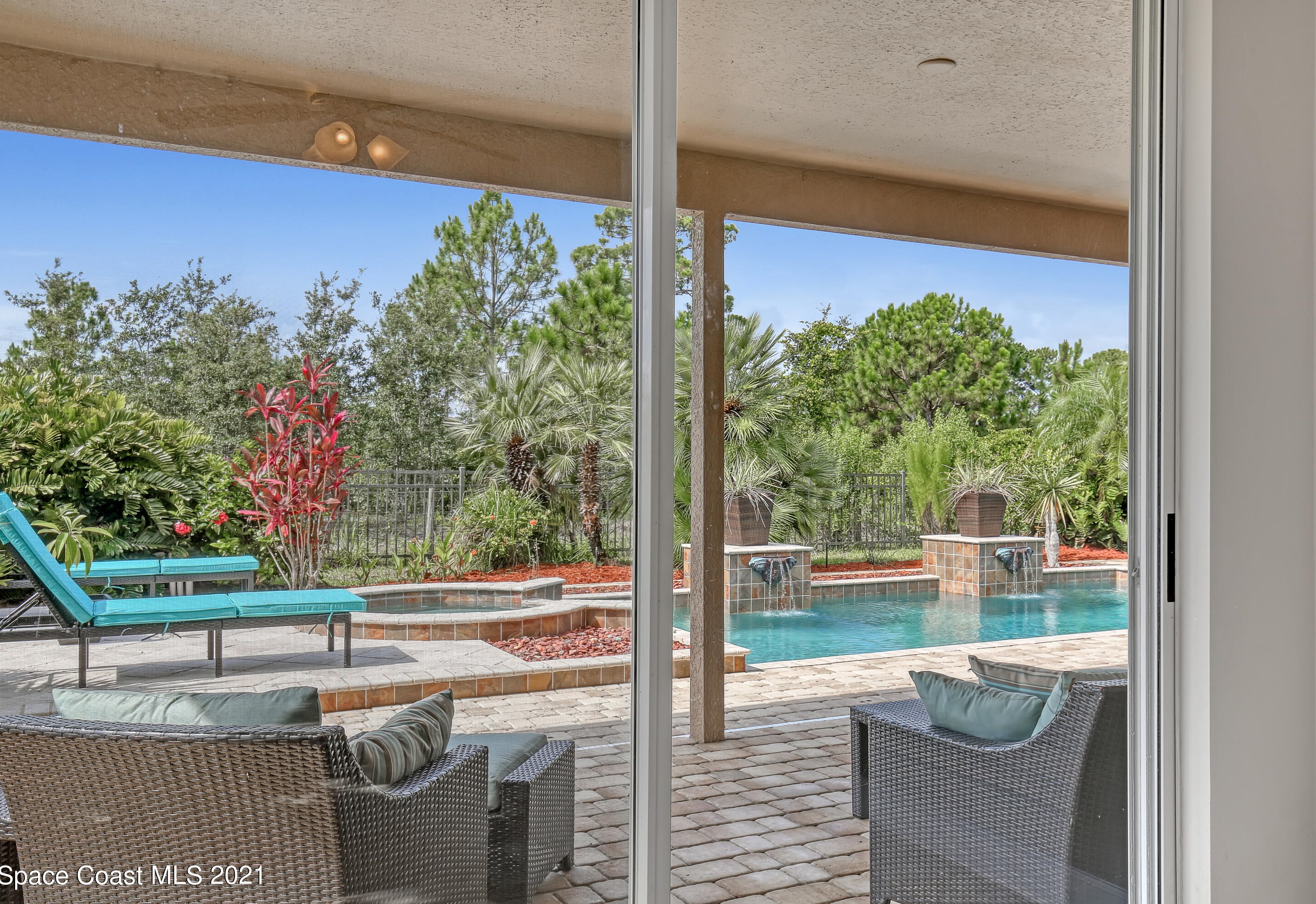 1209 Tipperary Dr, Melbourne FL  32940-6029 exterior