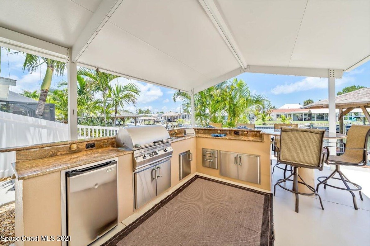 457 Penguin Dr, Melbourne FL  32937-3782 exterior