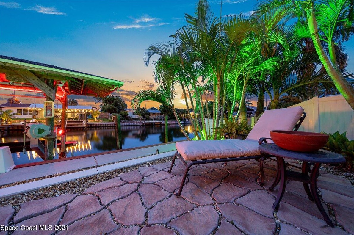 457 Penguin Dr, Melbourne FL  32937-3782 exterior