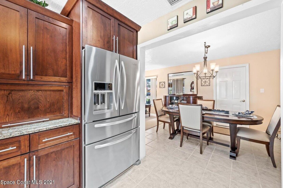 457 Penguin Dr, Melbourne FL  32937-3782 exterior