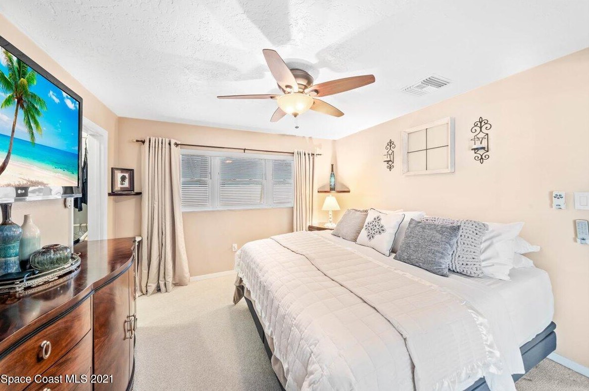 457 Penguin Dr, Melbourne FL  32937-3782 exterior