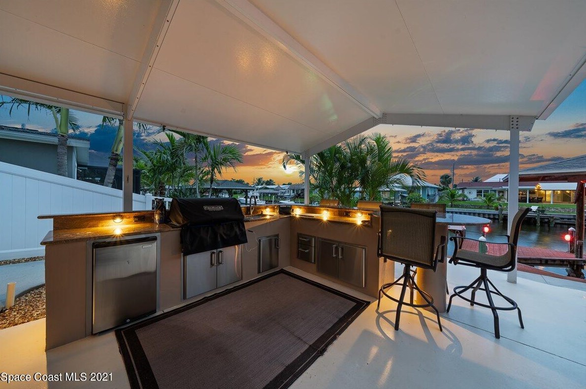 457 Penguin Dr, Melbourne FL  32937-3782 exterior