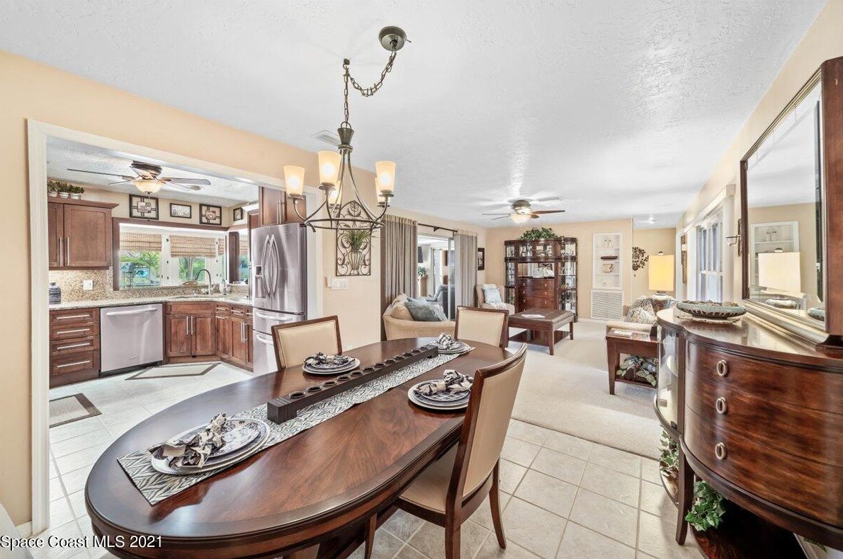 457 Penguin Dr, Melbourne FL  32937-3782 exterior