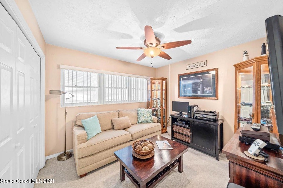 457 Penguin Dr, Melbourne FL  32937-3782 exterior