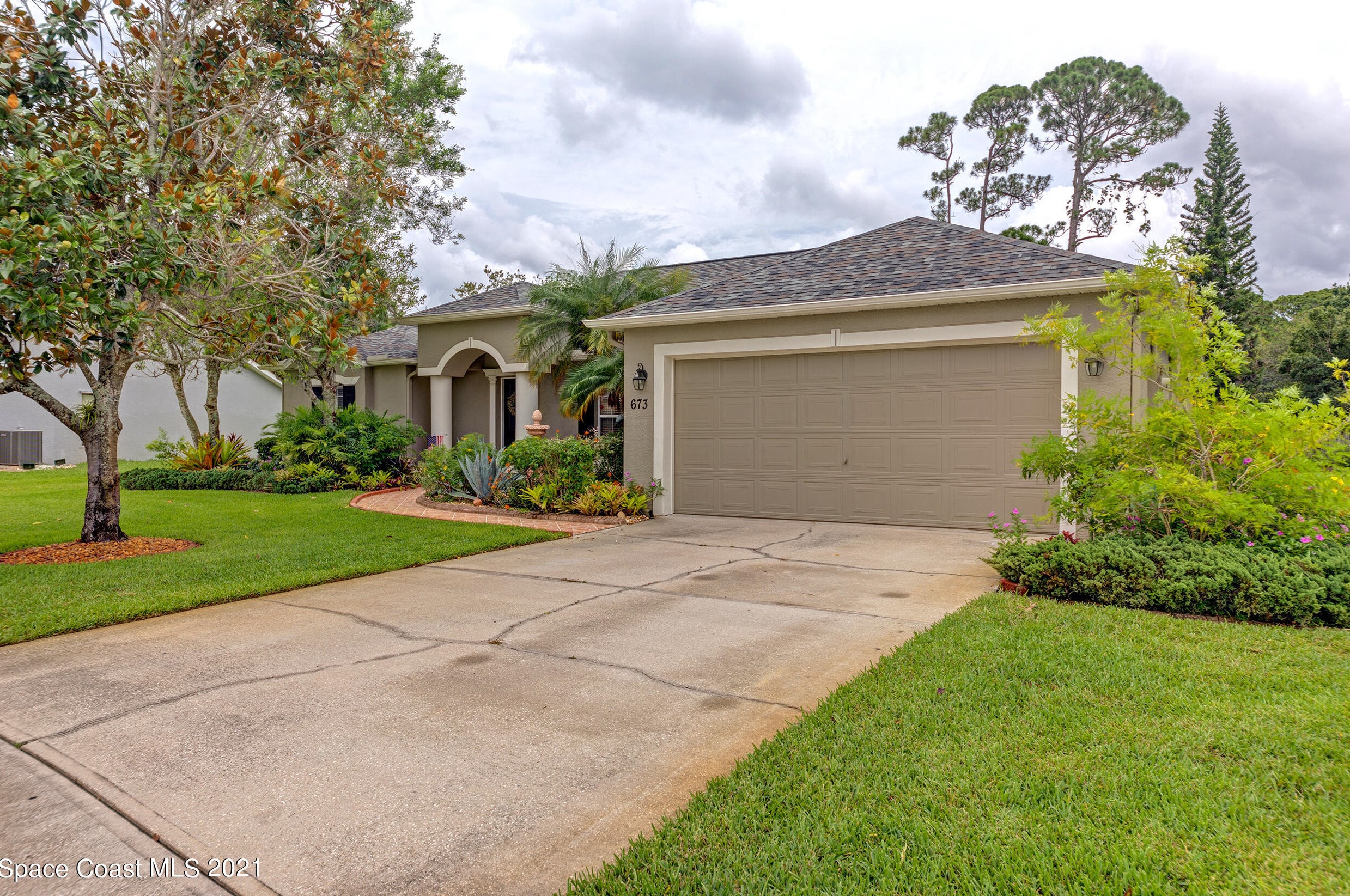 673 Linville Falls Dr, Melbourne FL  32904-1801 exterior