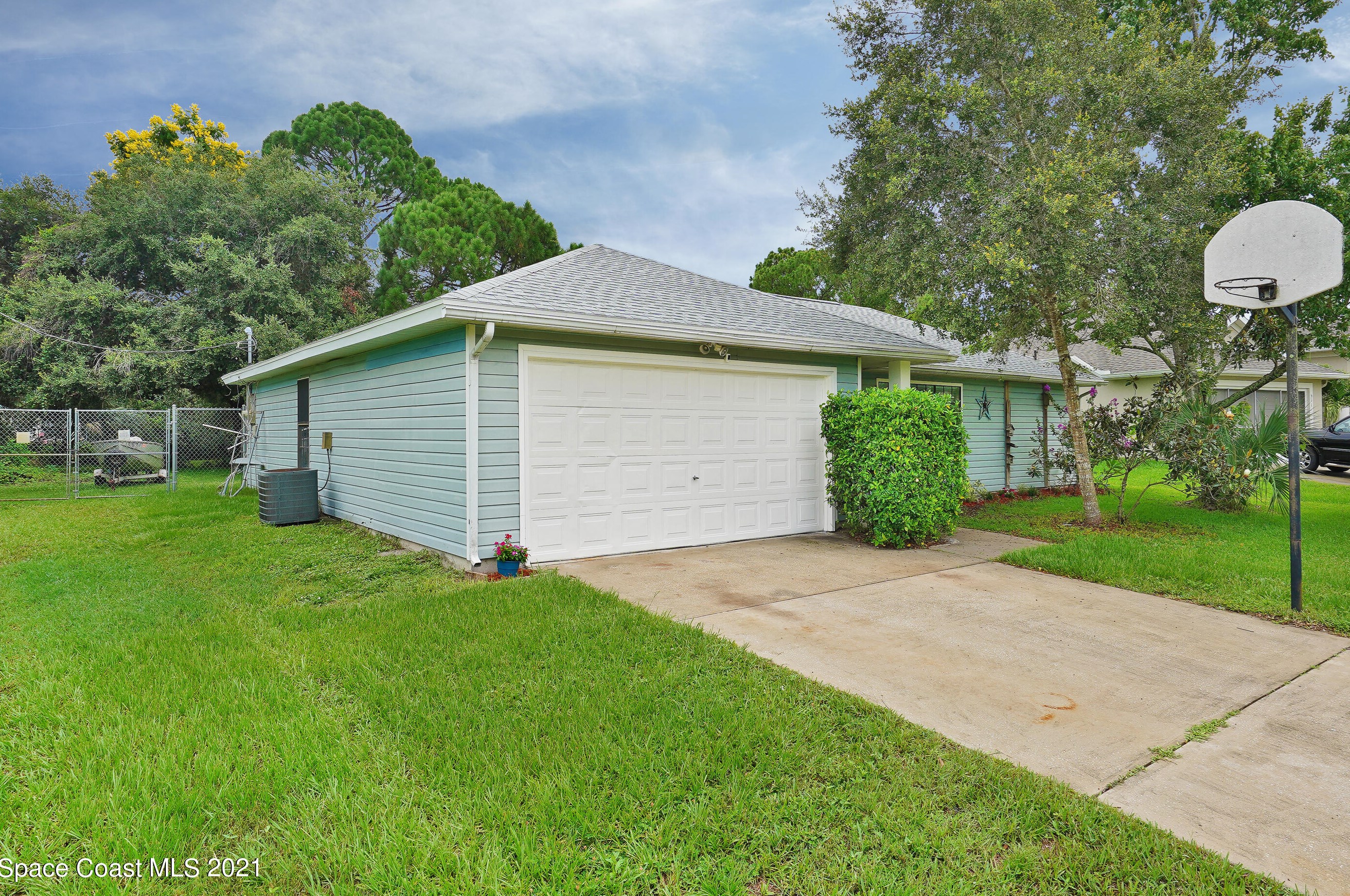 507 Balcom Ter, Melbourne FL  32909-6558 exterior