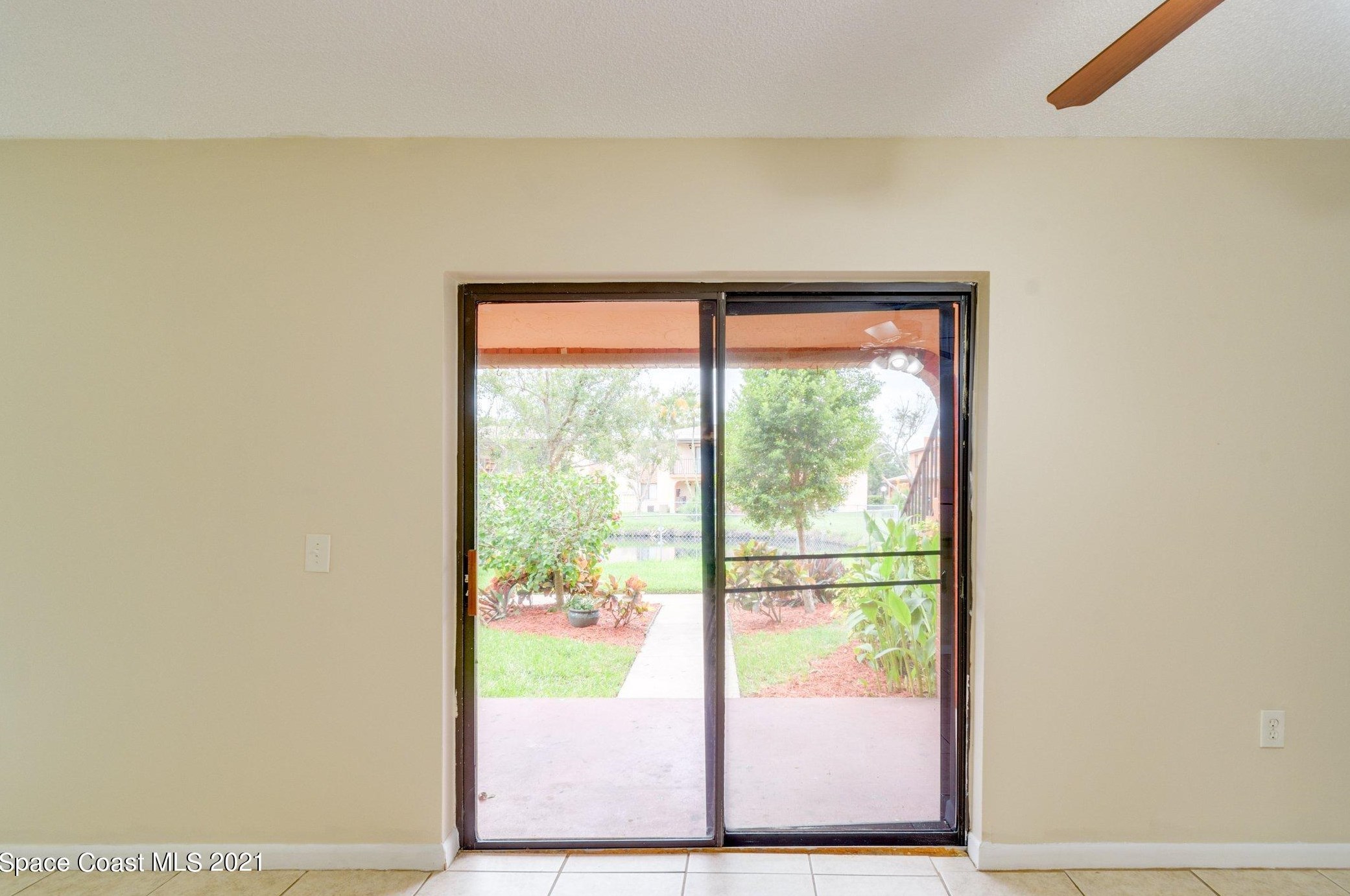 137 San Juan Cir, Melbourne FL 32935-5417 exterior