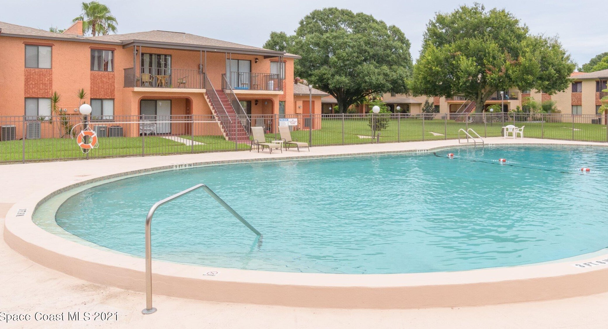 137 San Juan Cir, Melbourne FL 32935-5417 exterior