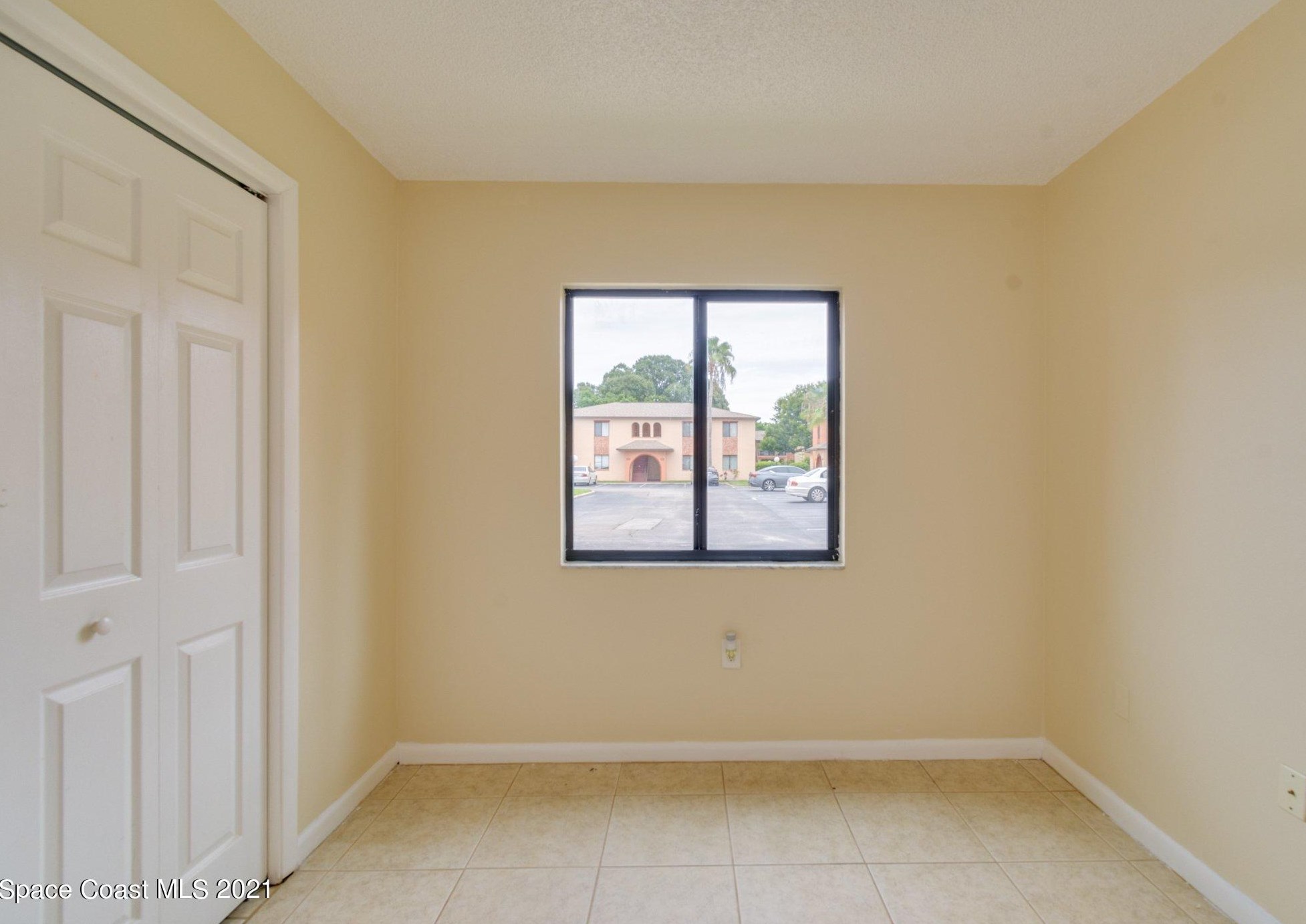 137 San Juan Cir, Melbourne FL 32935-5417 exterior