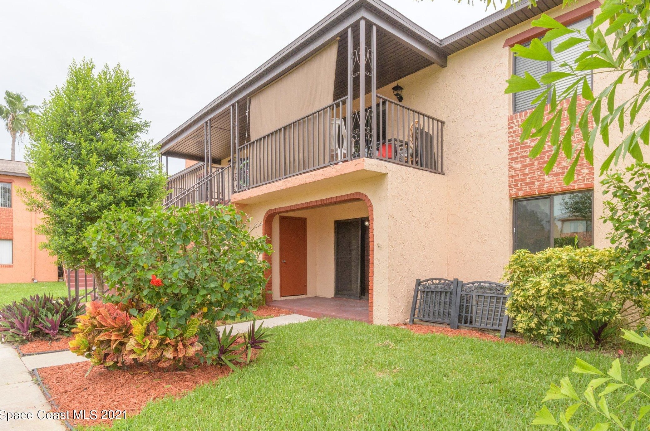 137 San Juan Cir, Melbourne FL 32935-5417 exterior