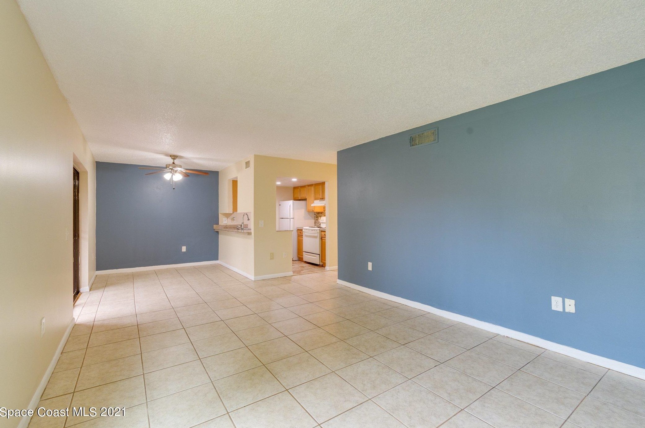 137 San Juan Cir, Melbourne FL 32935-5417 exterior