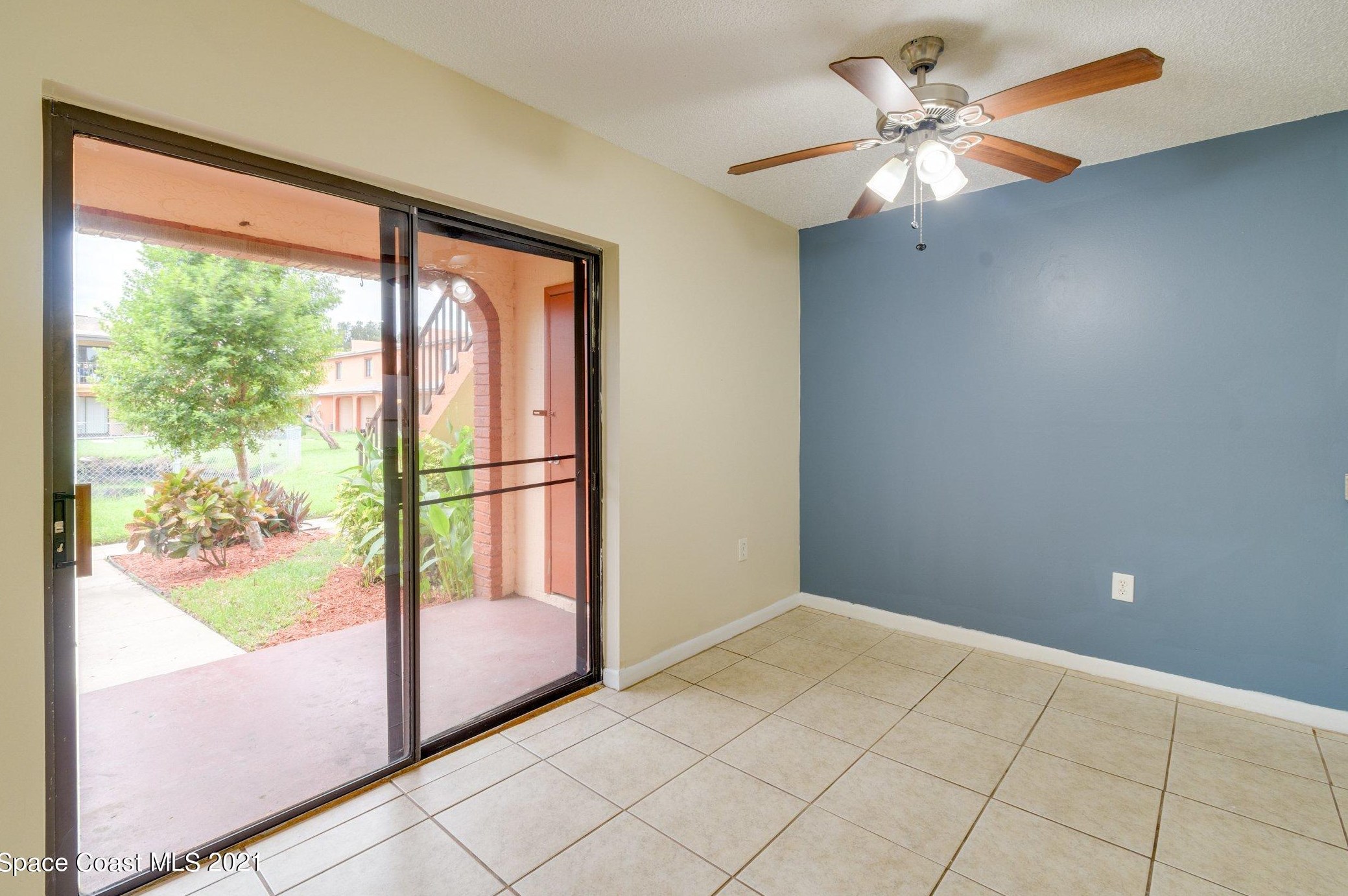 137 San Juan Cir, Melbourne FL 32935-5417 exterior