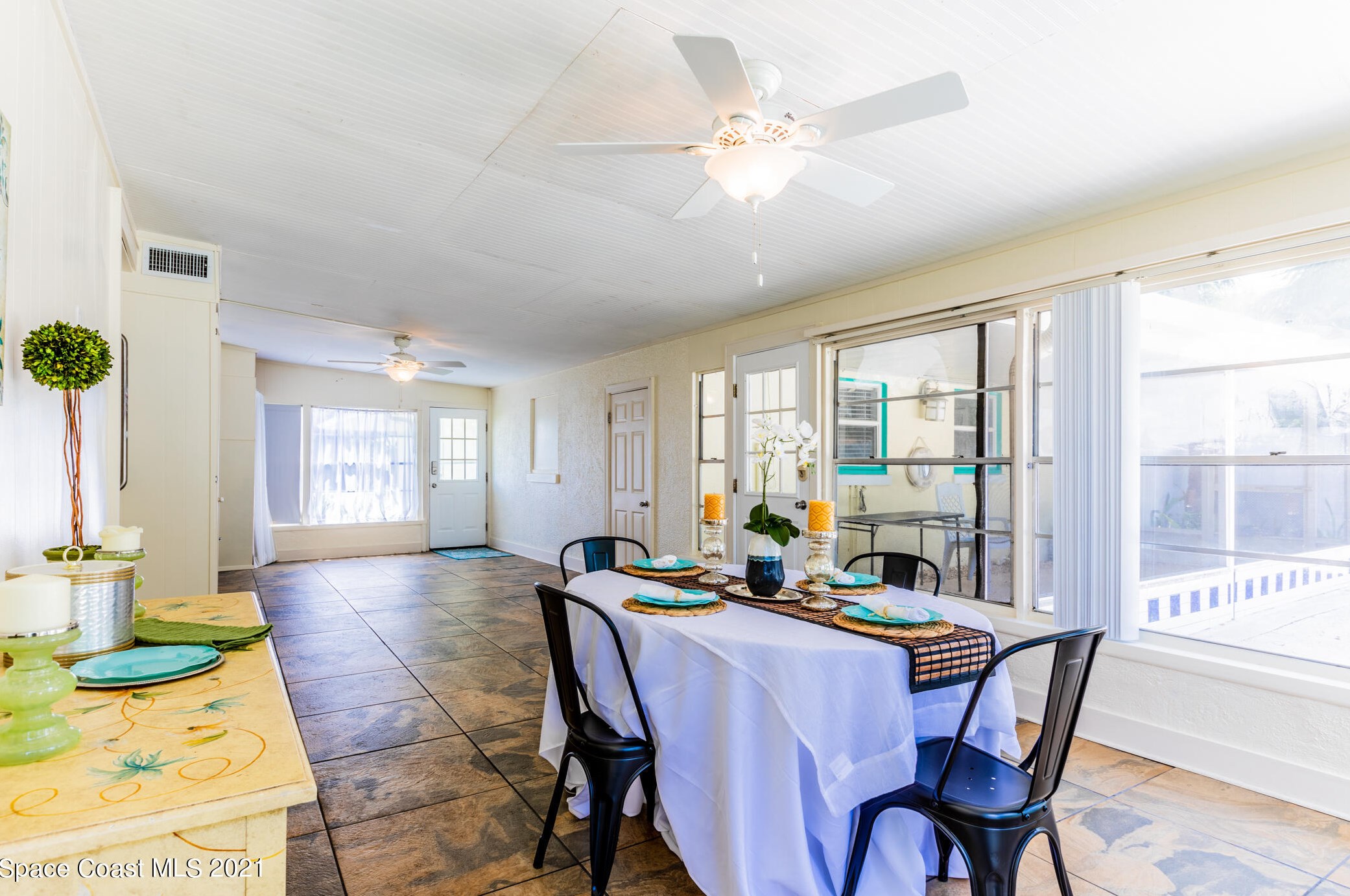 2250 Pineapple Ave, Melbourne FL 32935-6640 exterior