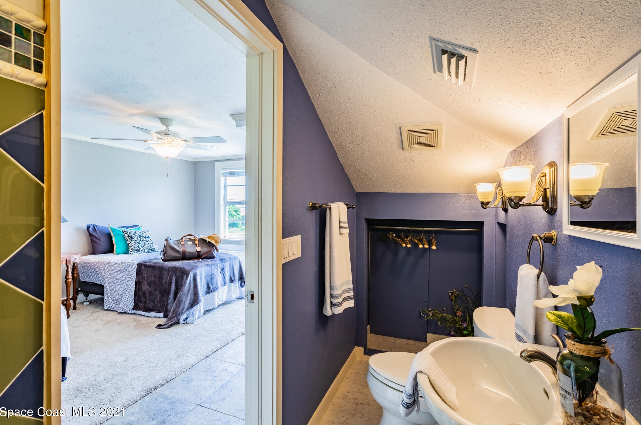 2250 Pineapple Ave, Melbourne FL 32935-6640 exterior