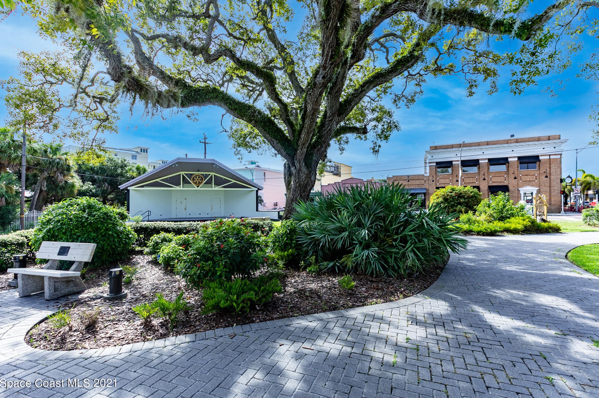 2250 Pineapple Ave, Melbourne FL 32935-6640 exterior