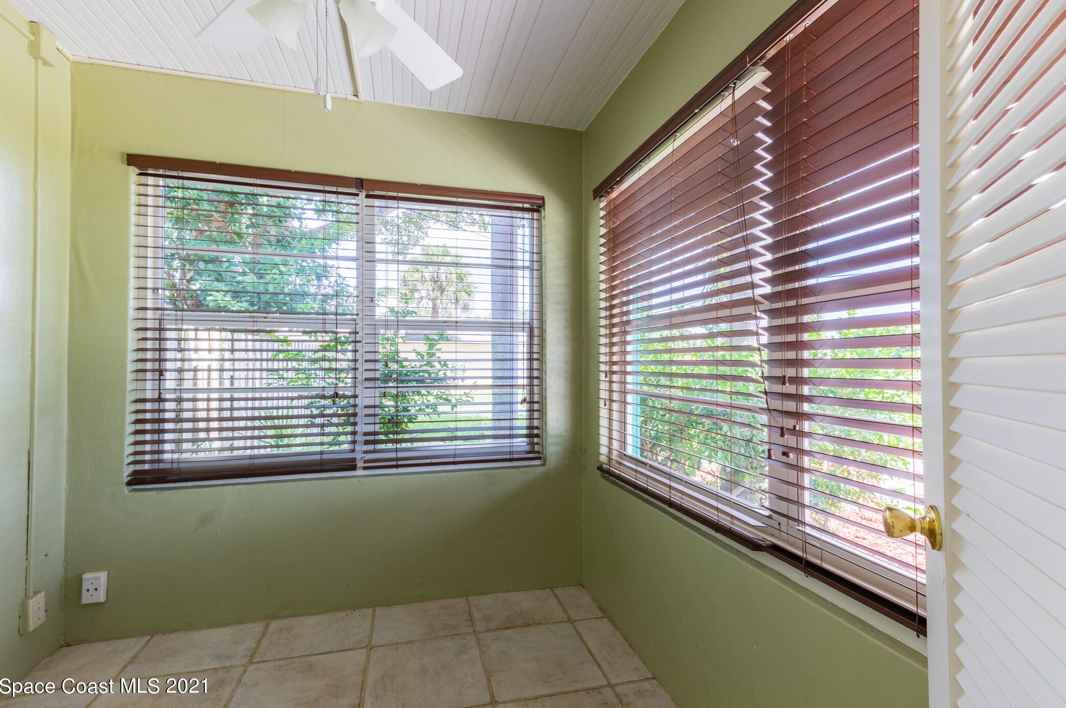 2250 Pineapple Ave, Melbourne FL 32935-6640 exterior