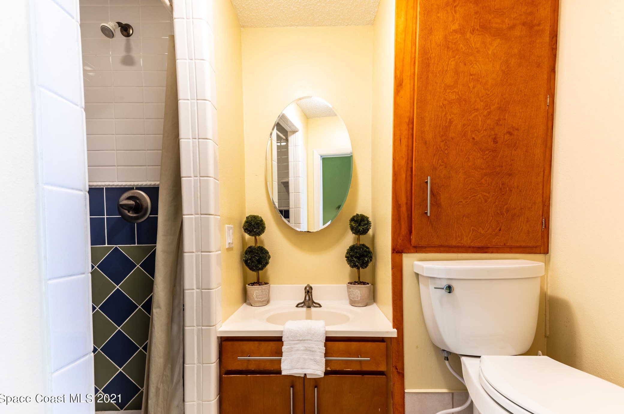 2250 Pineapple Ave, Melbourne FL 32935-6640 exterior