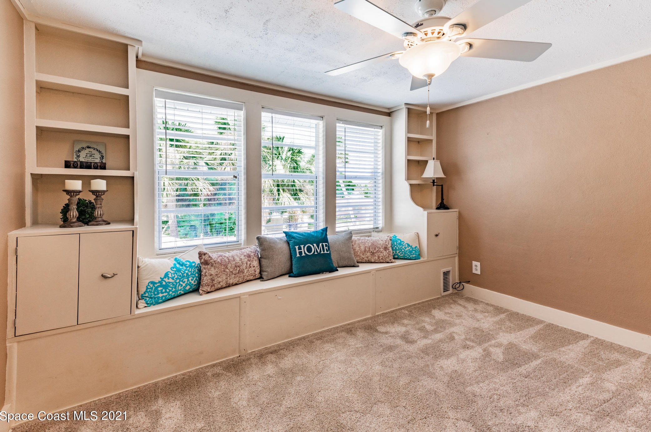 2250 Pineapple Ave, Melbourne FL 32935-6640 exterior