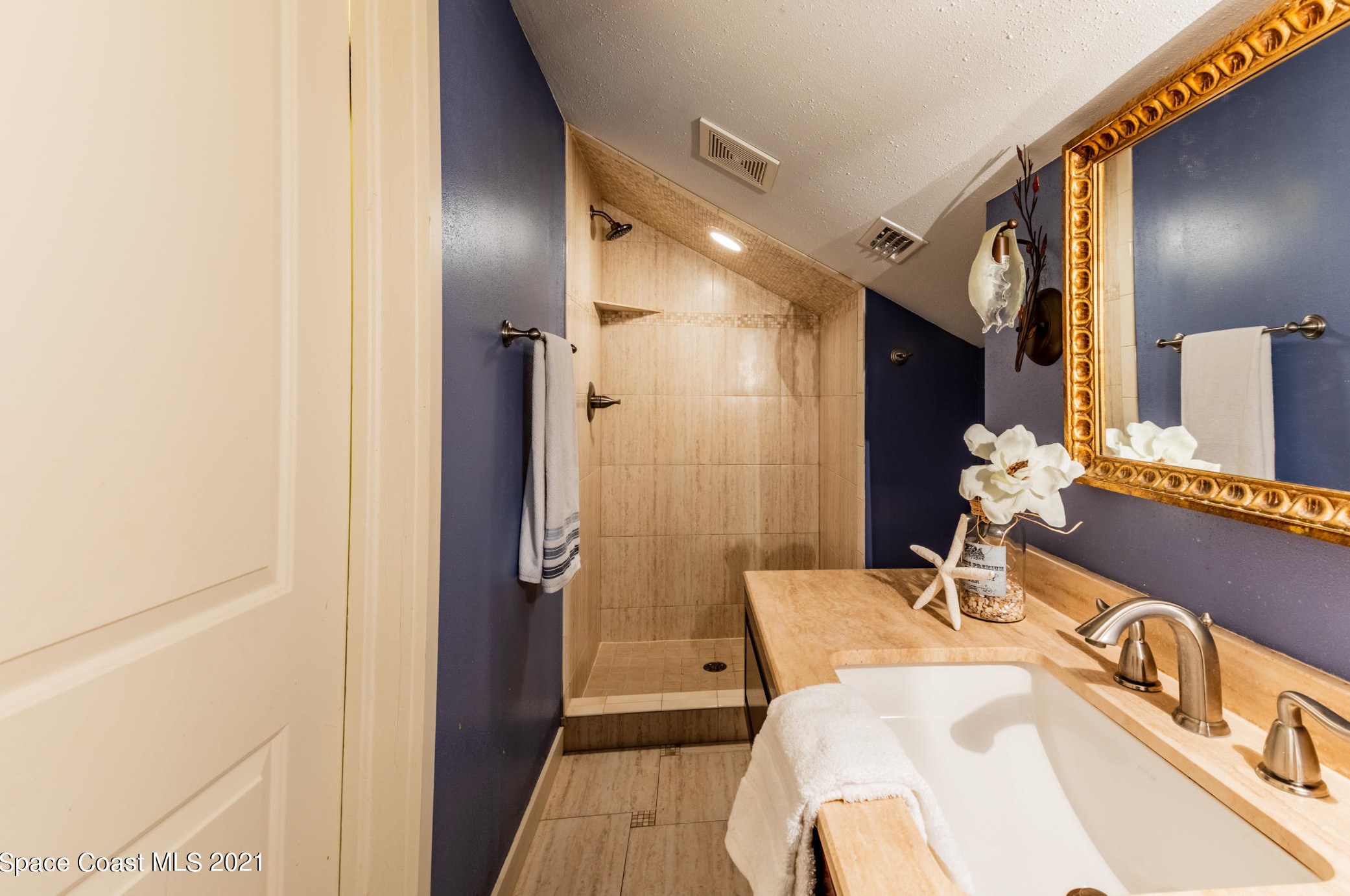 2250 Pineapple Ave, Melbourne FL 32935-6640 exterior