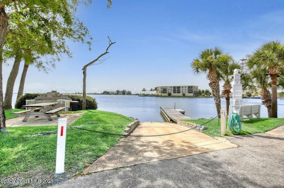 3799 Banana River Blvd, Cocoa Beach FL  32931-4187 exterior