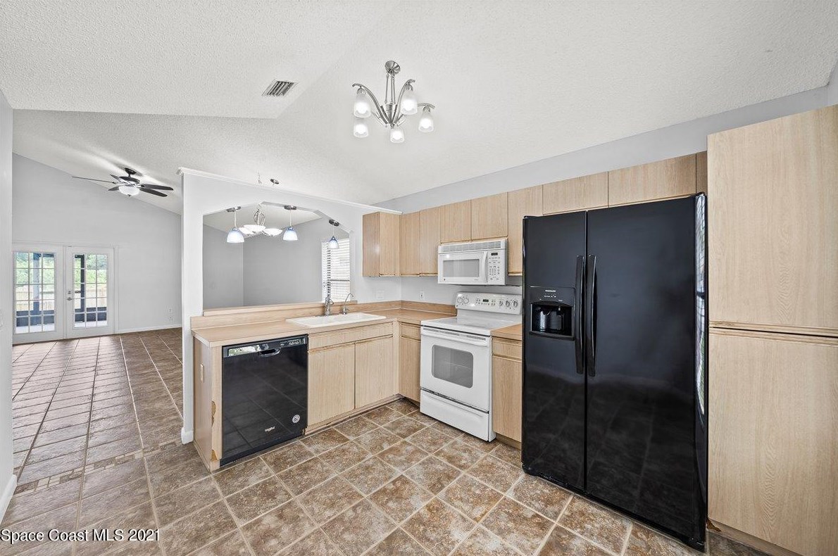 1772 Clover Cir, Melbourne FL  32935-5582 exterior