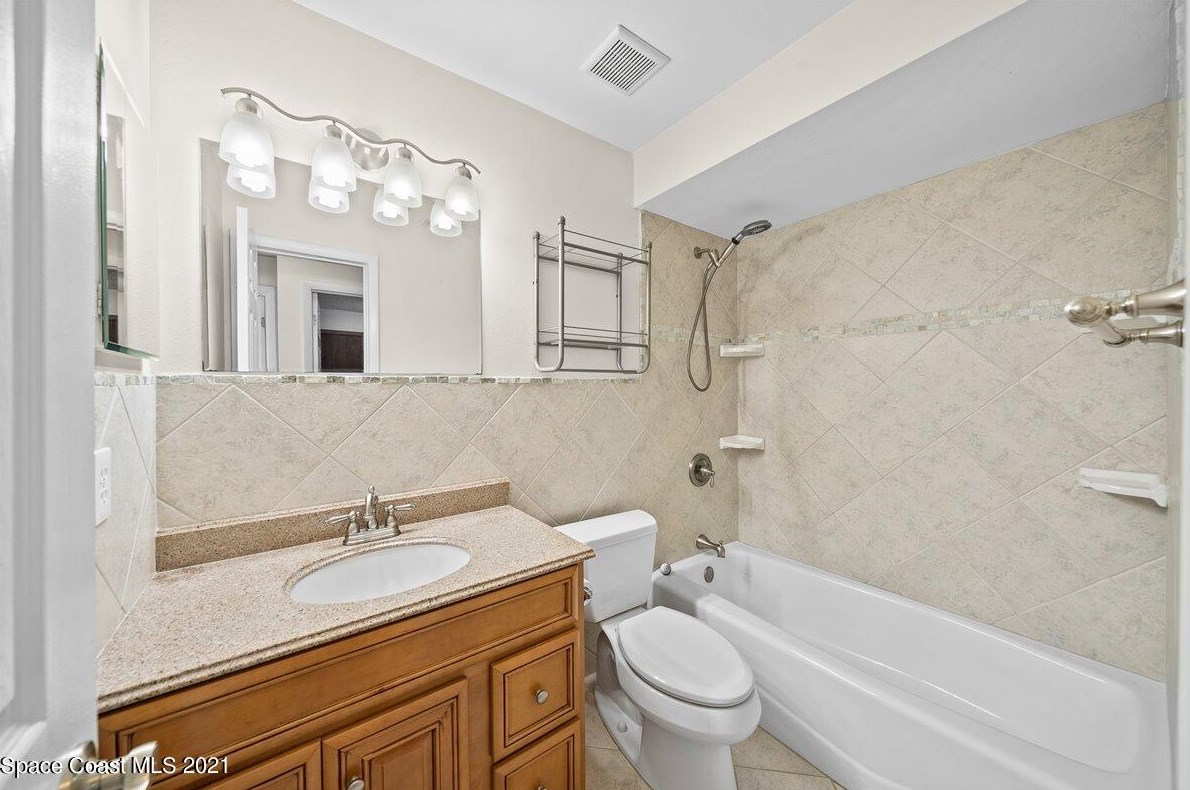 1772 Clover Cir, Melbourne FL  32935-5582 exterior