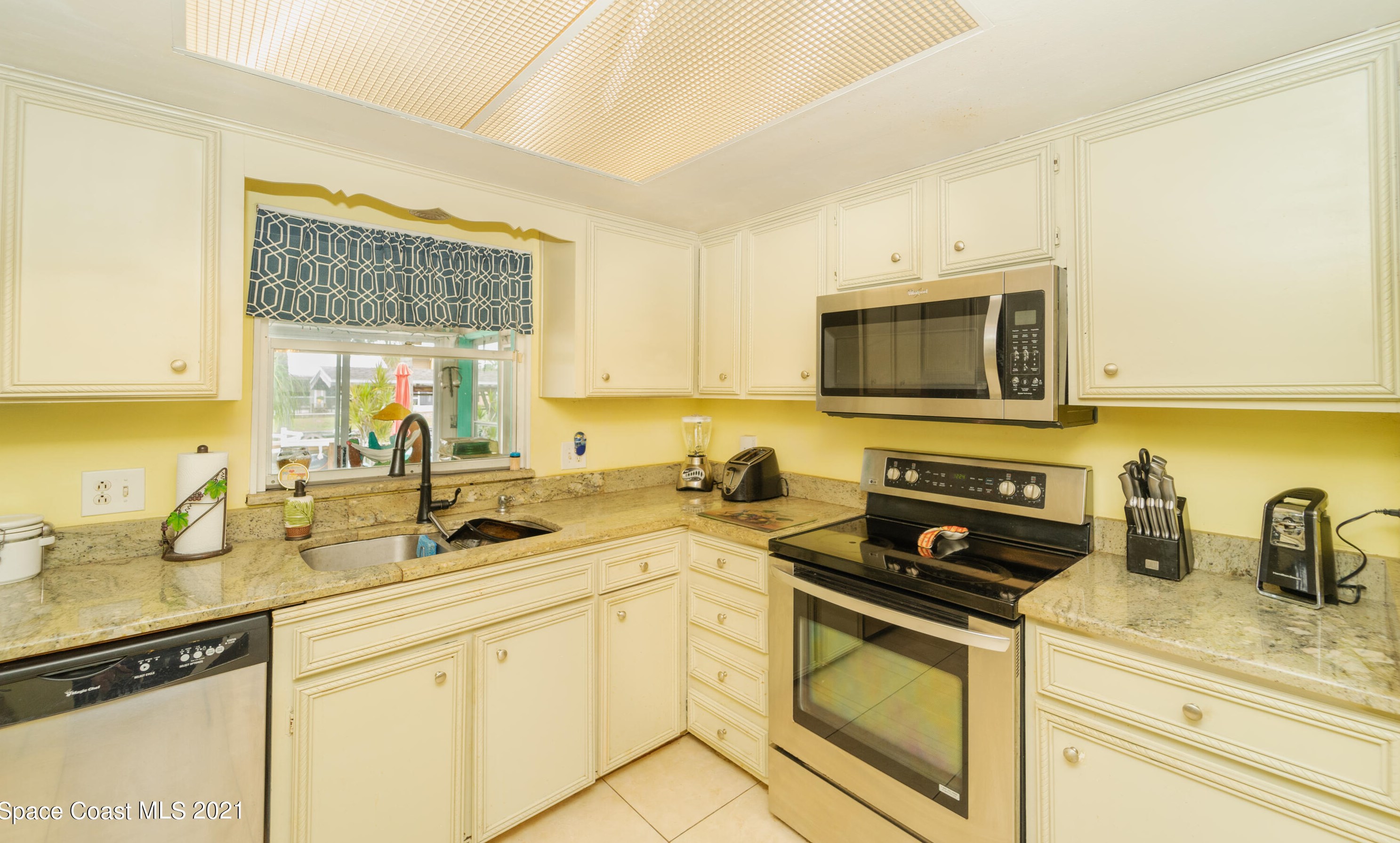 1415 Central Ave, Merritt Island FL 32952-5634 exterior